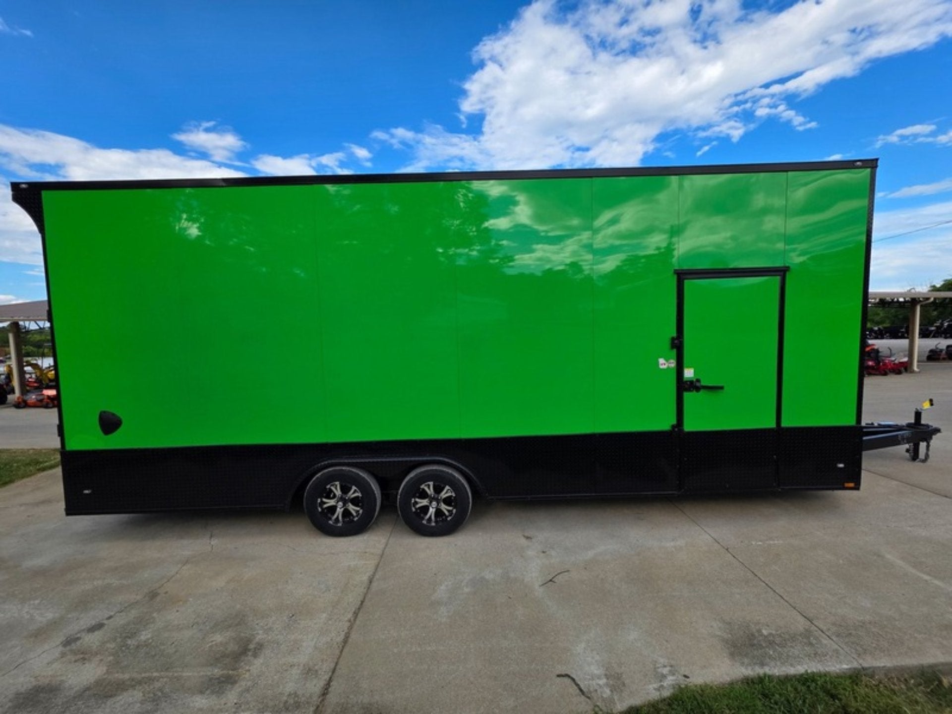 8.5×24 Lime Green w/ Blackout V-Nose Car Hauler Enclosed Trailer 9ft Interior (2) 5,200lb Axles - Image 6