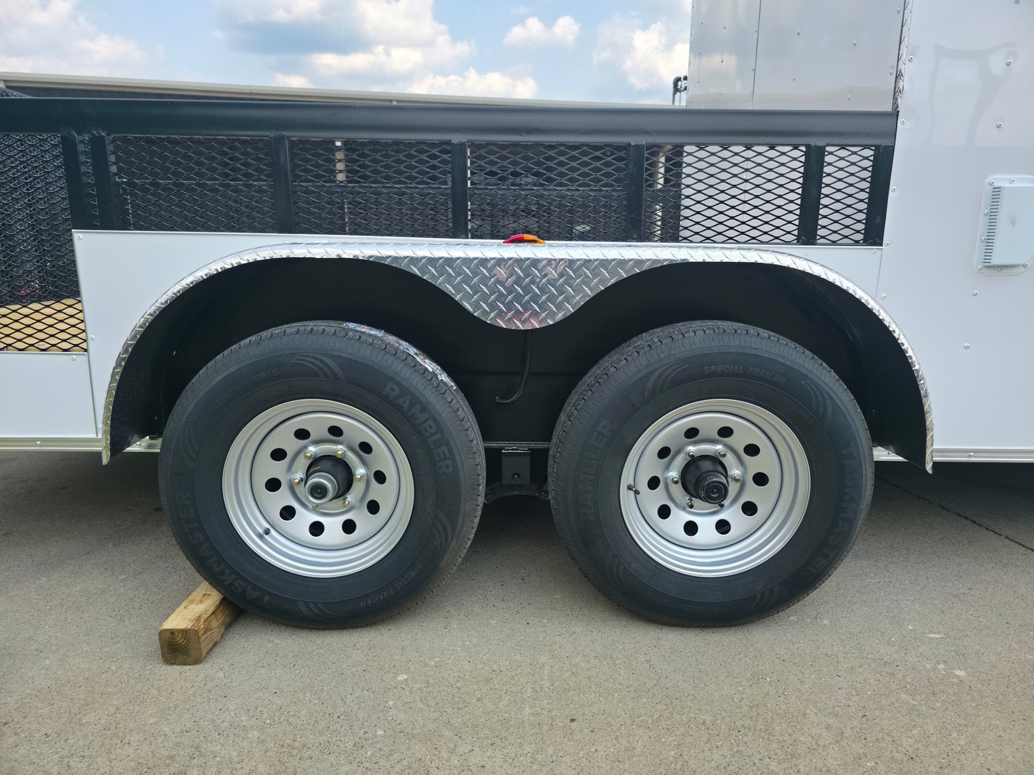 7×18 Hybrid Enclosed Trailer with Side Door (2) 5,200lb Axles Storage - Image 21