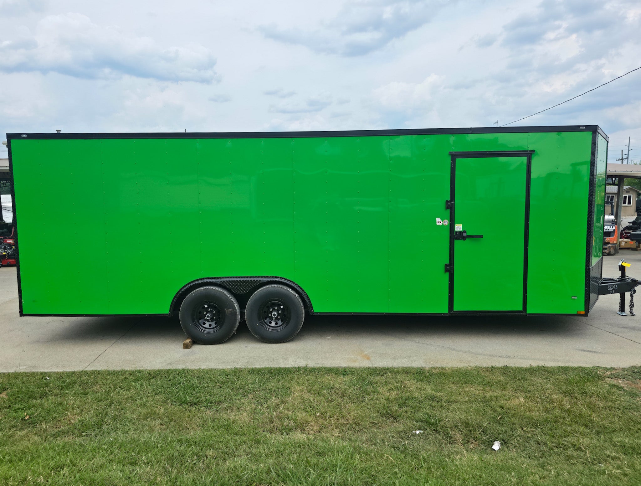 8.5×24 V Nose Neon Green Enclosed Trailer (2) 5200 LB Axles With Brakes 7 Ft Interior Height With Black Out Package - Image 4