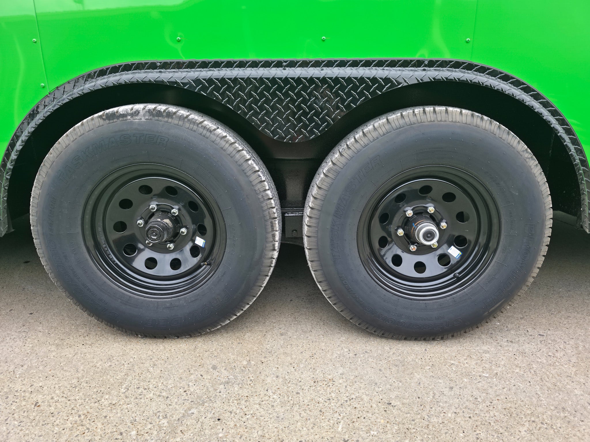 8.5×24 V Nose Neon Green Enclosed Trailer (2) 5200 LB Axles With Brakes 7 Ft Interior Height With Black Out Package - Image 25