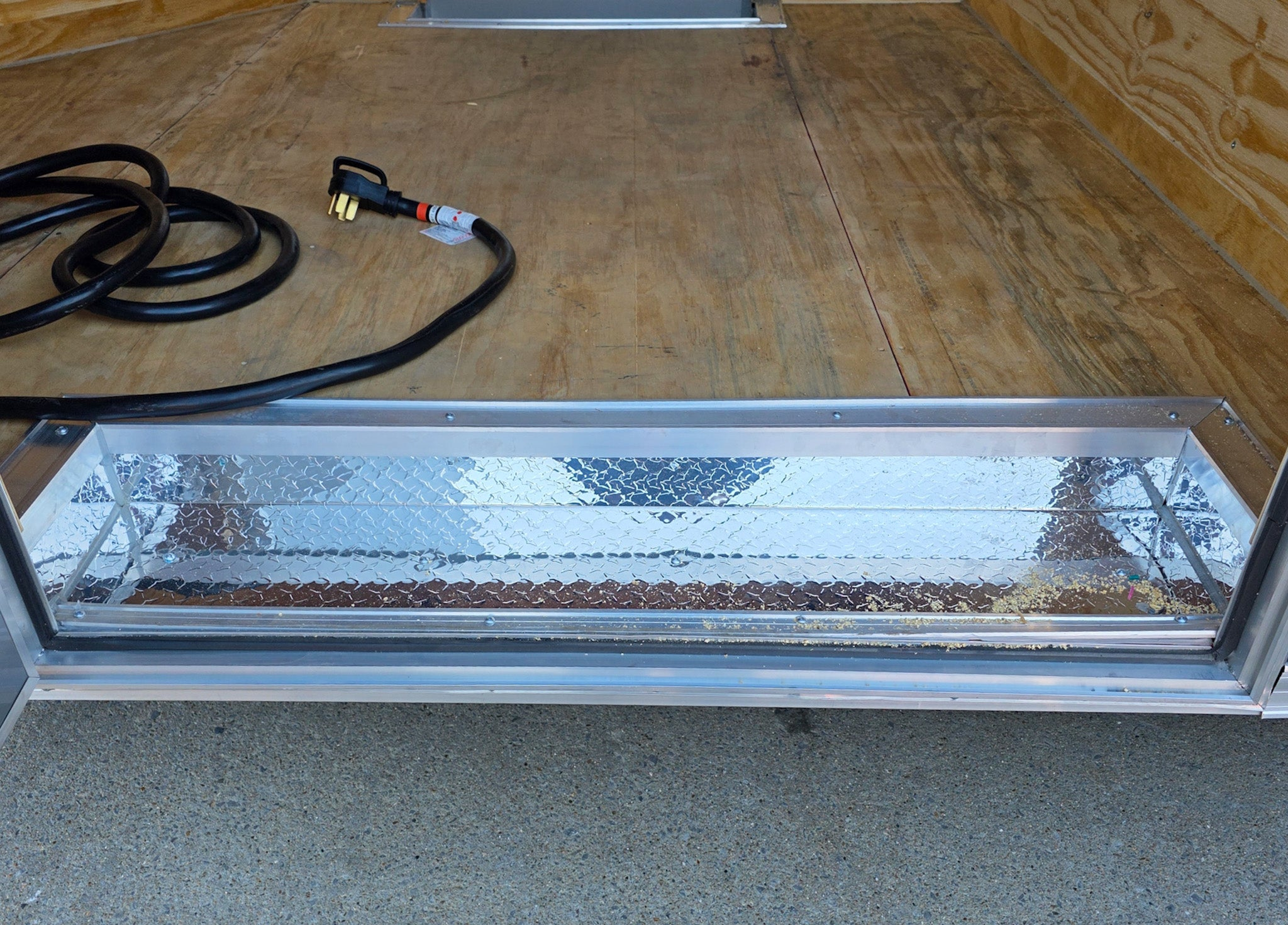 8.5×18 Indigo Enclosed Trailer Hybrid V-Nose with Roof (2)5,200LB Axles - Image 13