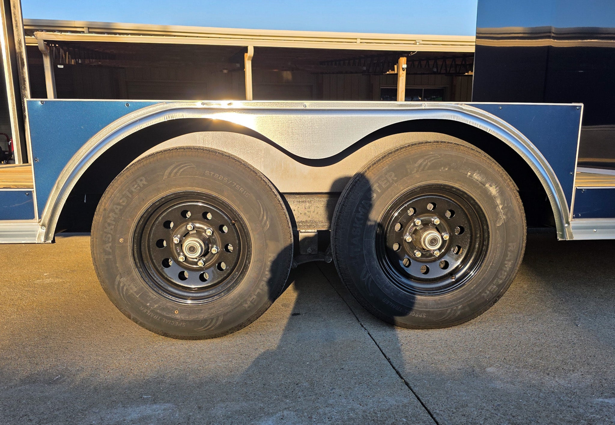 8.5×18 Indigo Enclosed Trailer Hybrid V-Nose with Roof (2)5,200LB Axles - Image 27