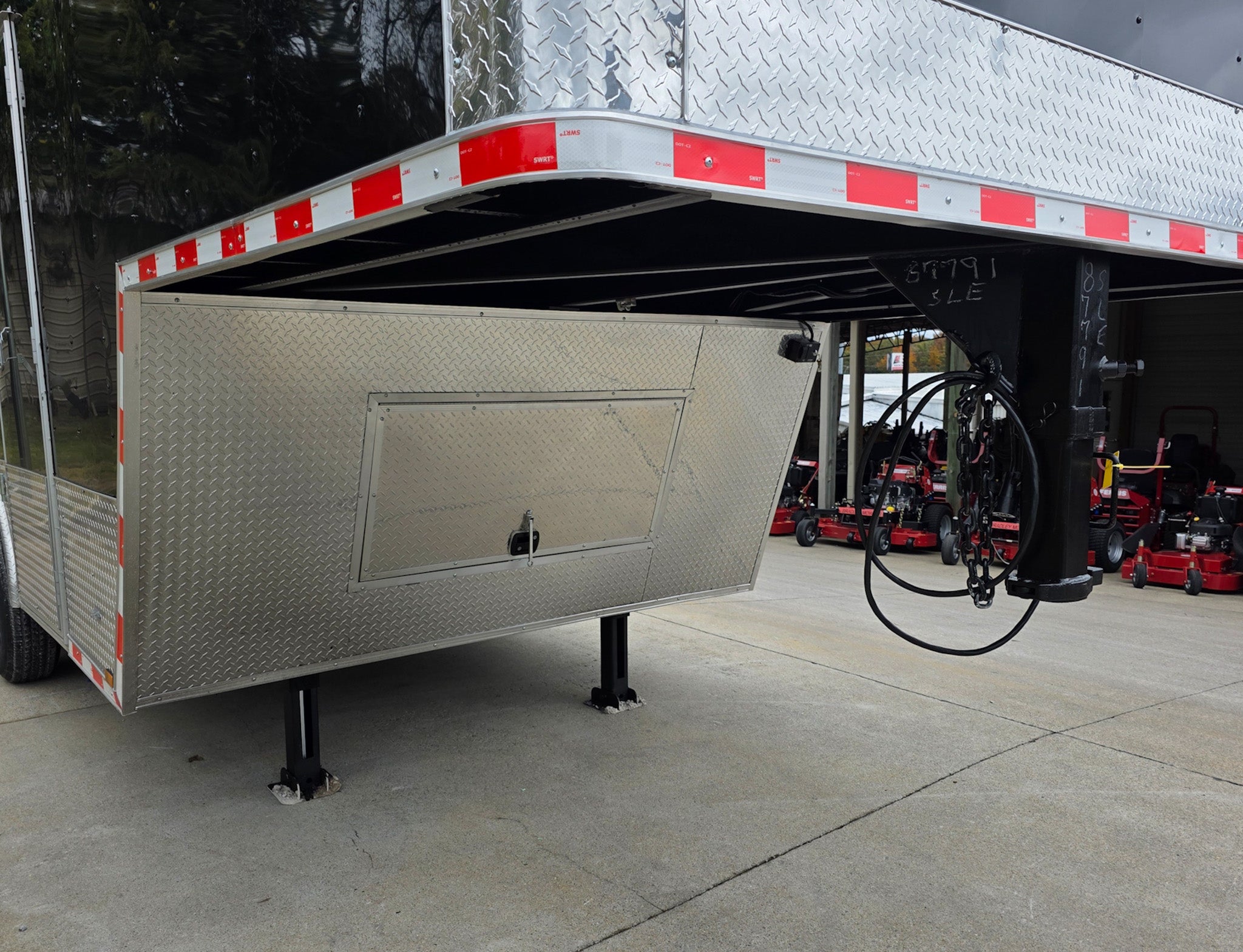8.5X26 Gooseneck Enclosed Trailer with 9′ Interior (3) 7,000lb Axles - Image 13