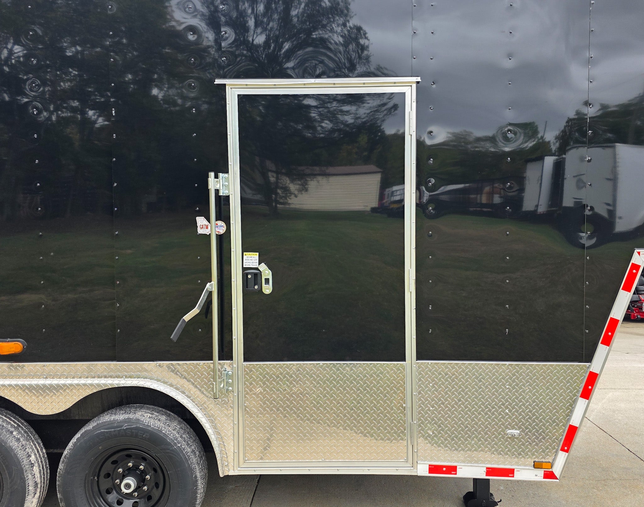 8.5X26 Gooseneck Enclosed Trailer with 9′ Interior (3) 7,000lb Axles - Image 16