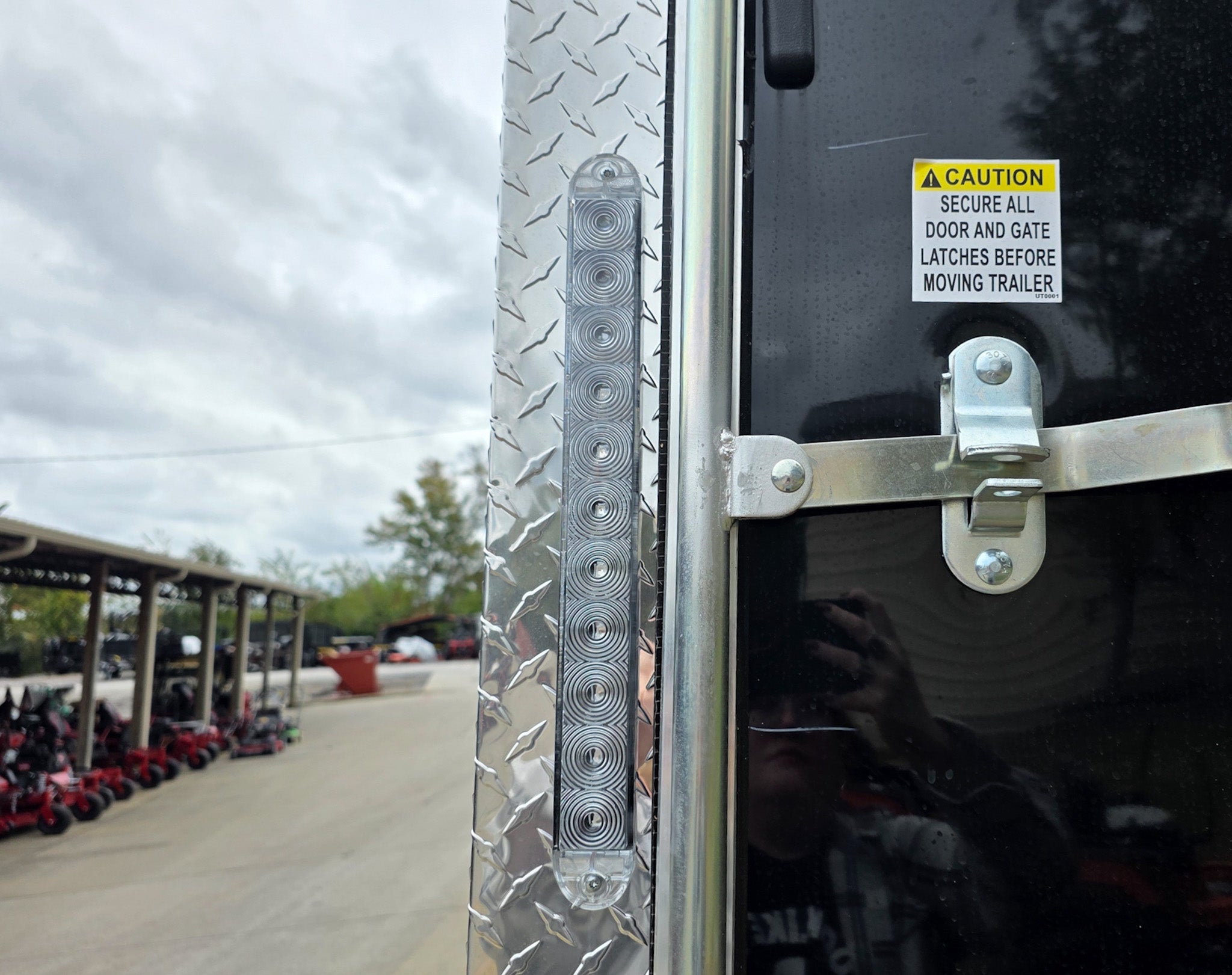 8.5X26 Gooseneck Enclosed Trailer with 9′ Interior (3) 7,000lb Axles - Image 38