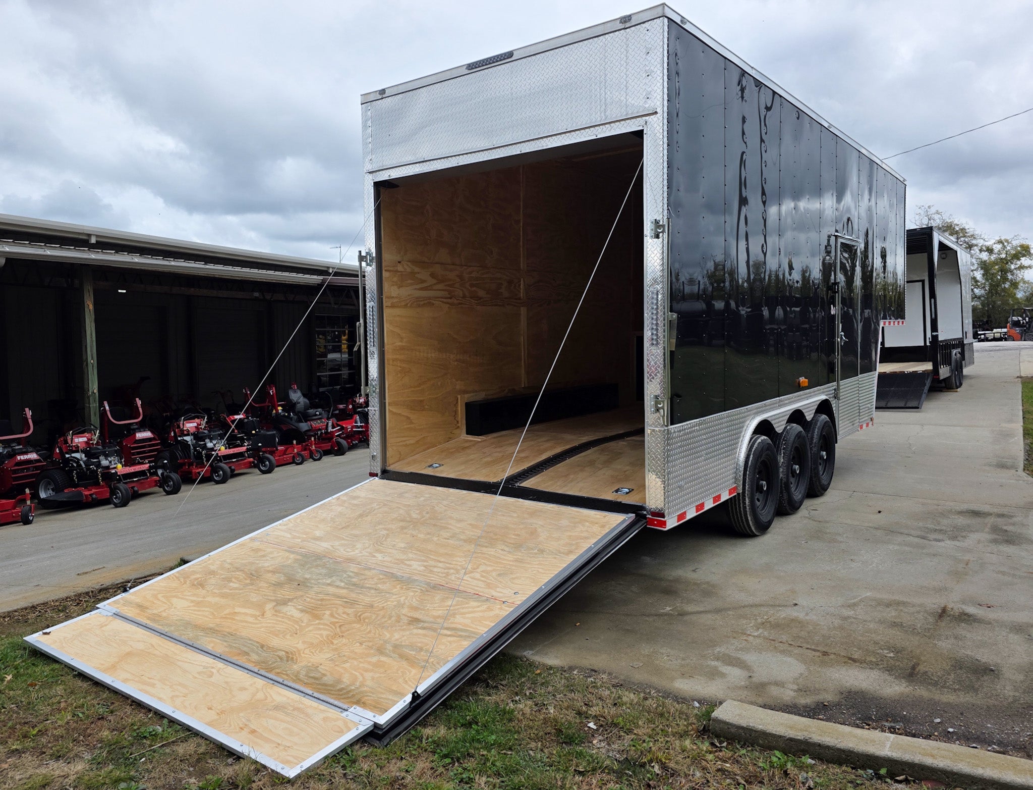 8.5X26 Gooseneck Enclosed Trailer with 9′ Interior (3) 7,000lb Axles - Image 12