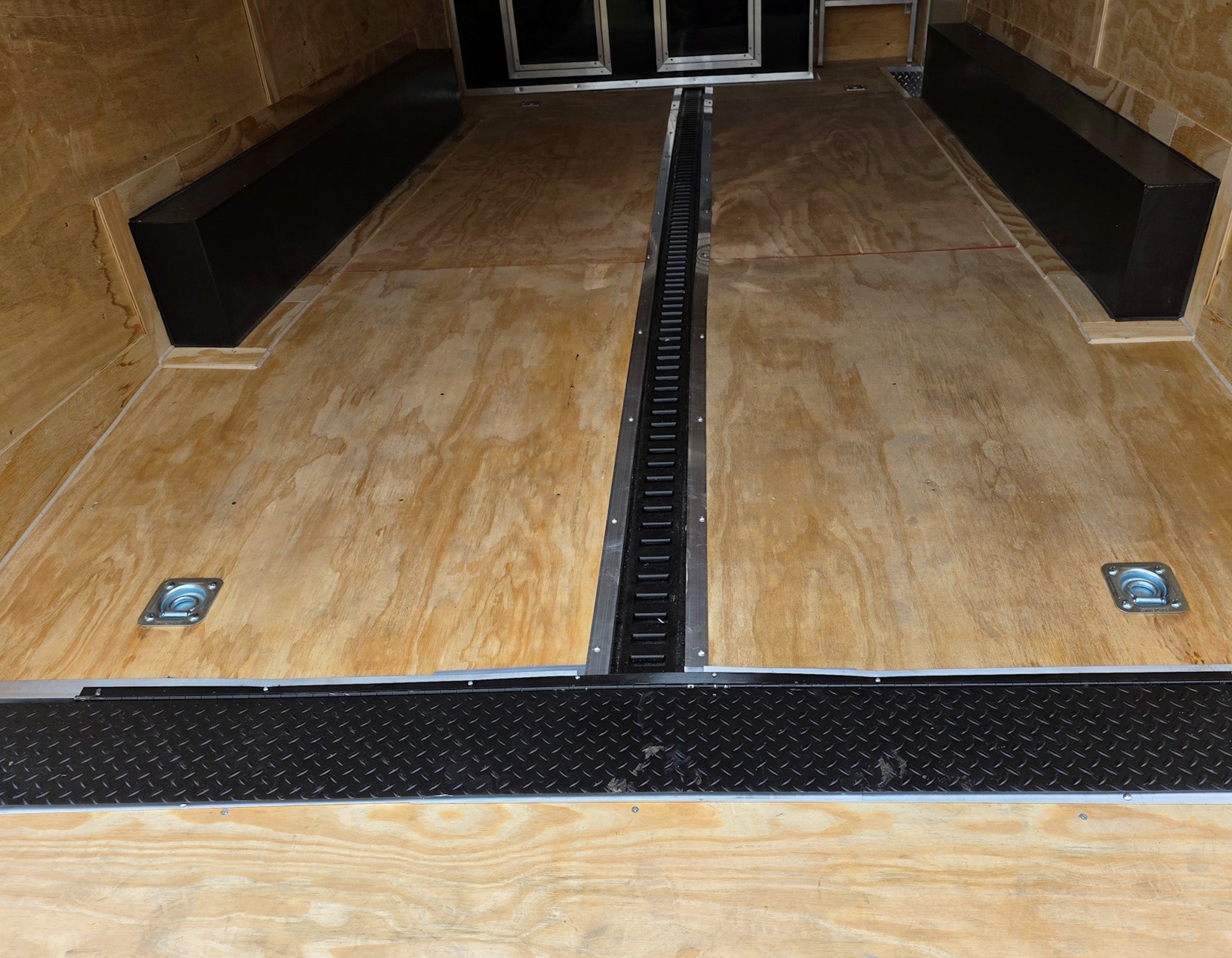 8.5X26 Gooseneck Enclosed Trailer with 9′ Interior (3) 7,000lb Axles - Image 22