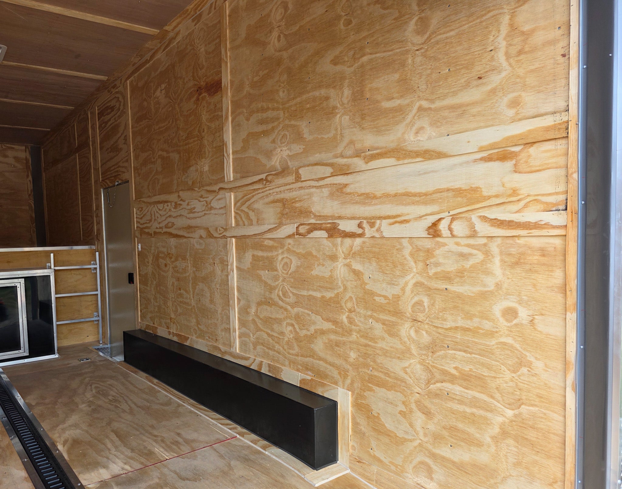 8.5X26 Gooseneck Enclosed Trailer with 9′ Interior (3) 7,000lb Axles - Image 25