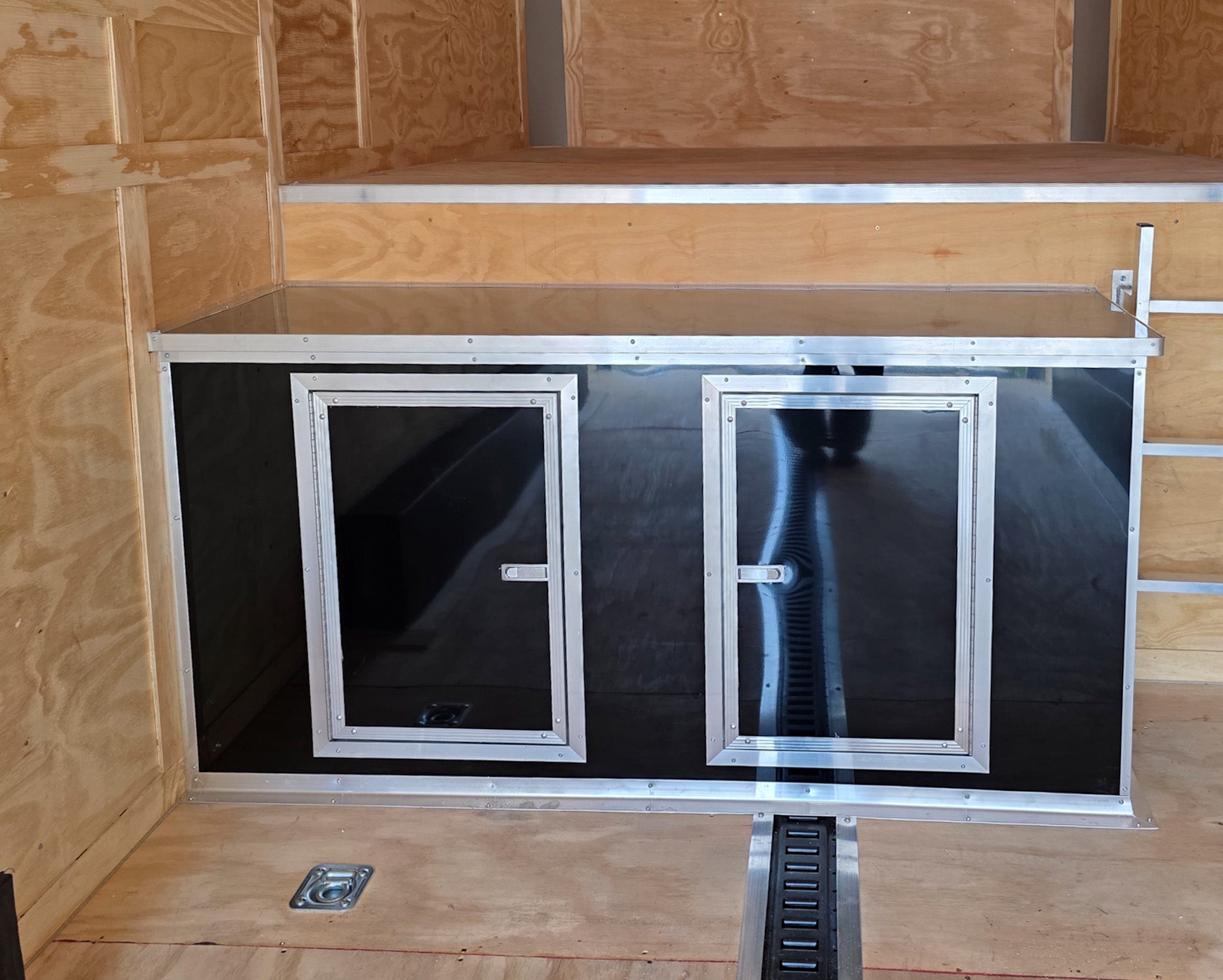 8.5X26 Gooseneck Enclosed Trailer with 9′ Interior (3) 7,000lb Axles - Image 28