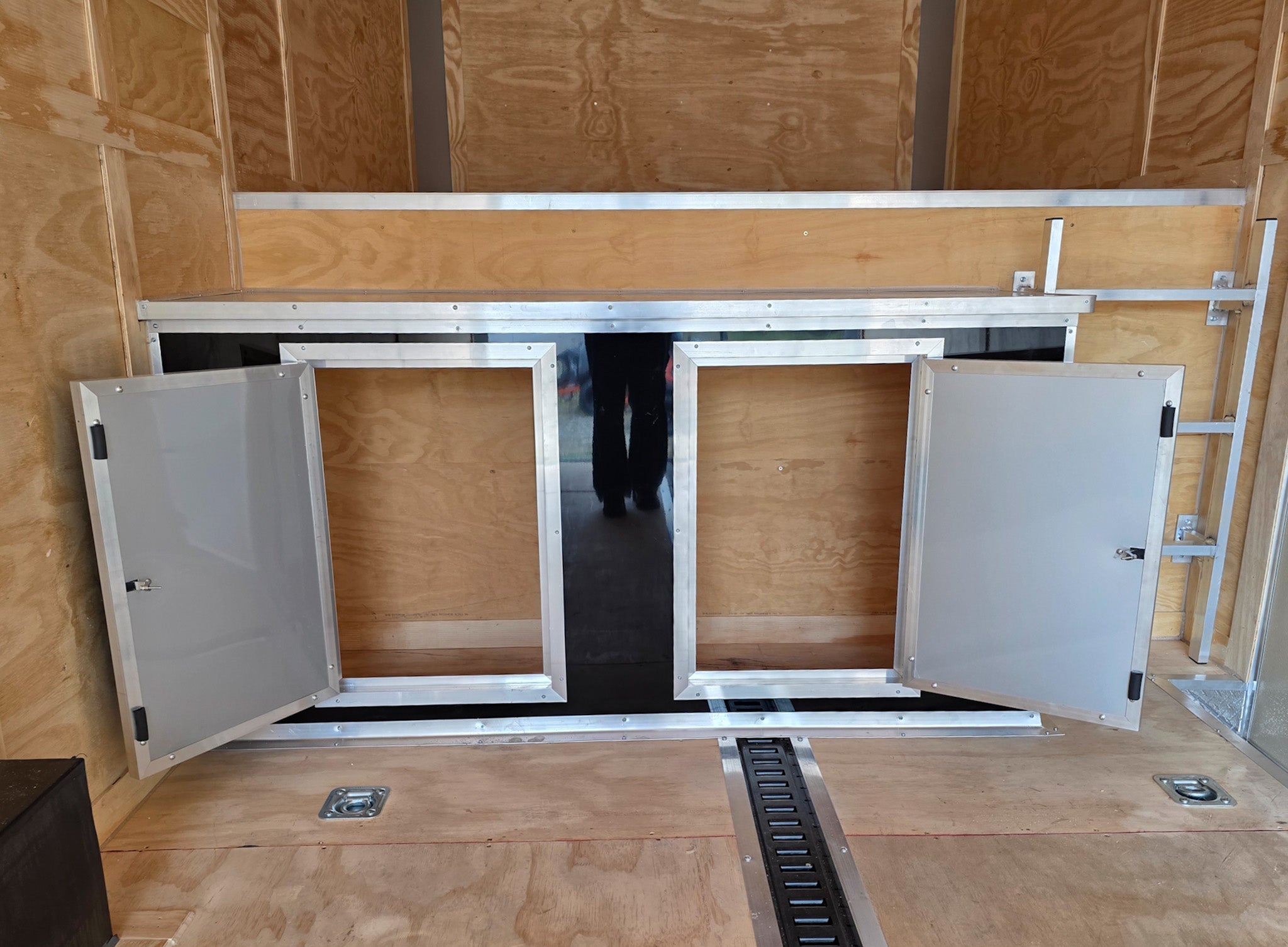 8.5X26 Gooseneck Enclosed Trailer with 9′ Interior (3) 7,000lb Axles - Image 31