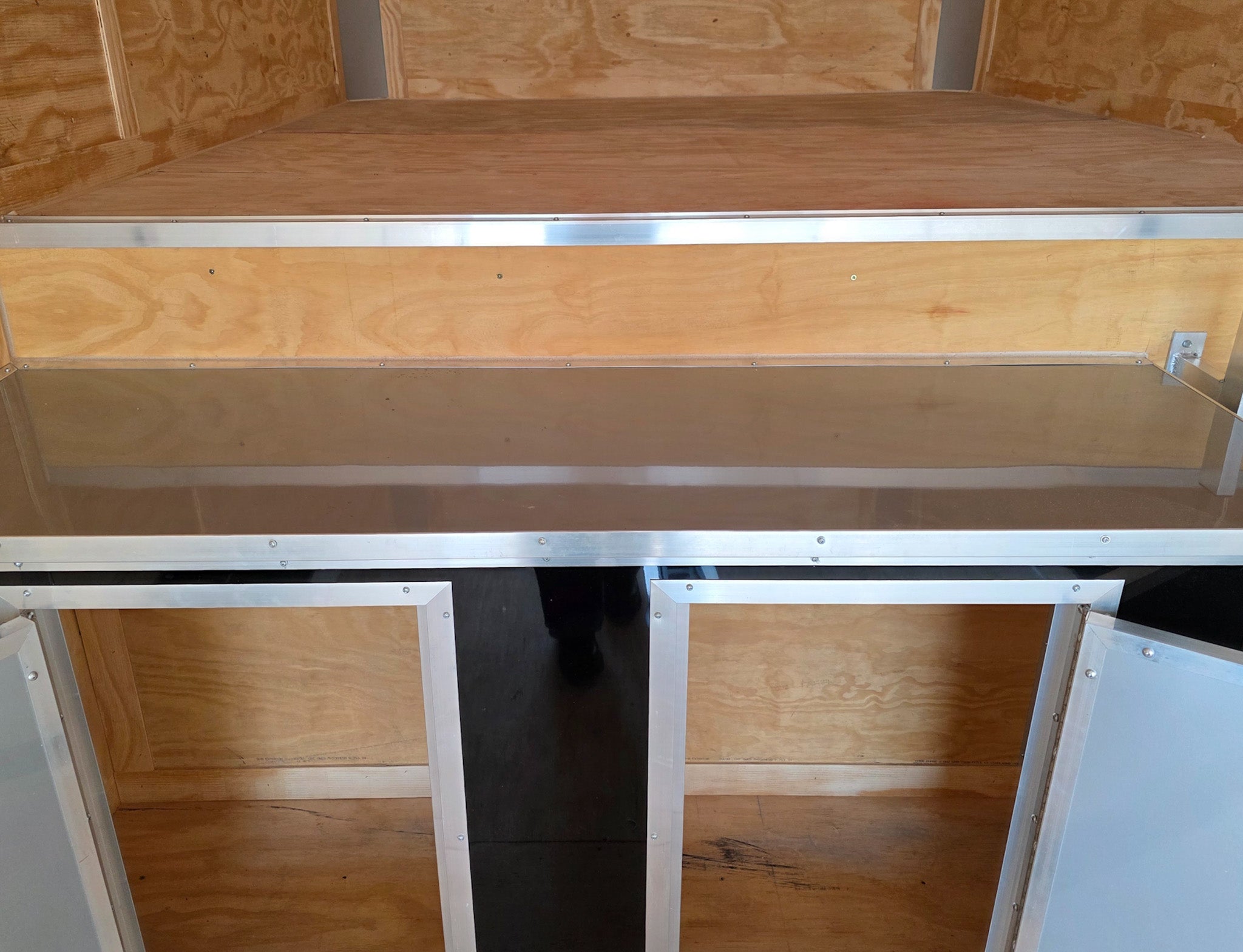 8.5X26 Gooseneck Enclosed Trailer with 9′ Interior (3) 7,000lb Axles - Image 32