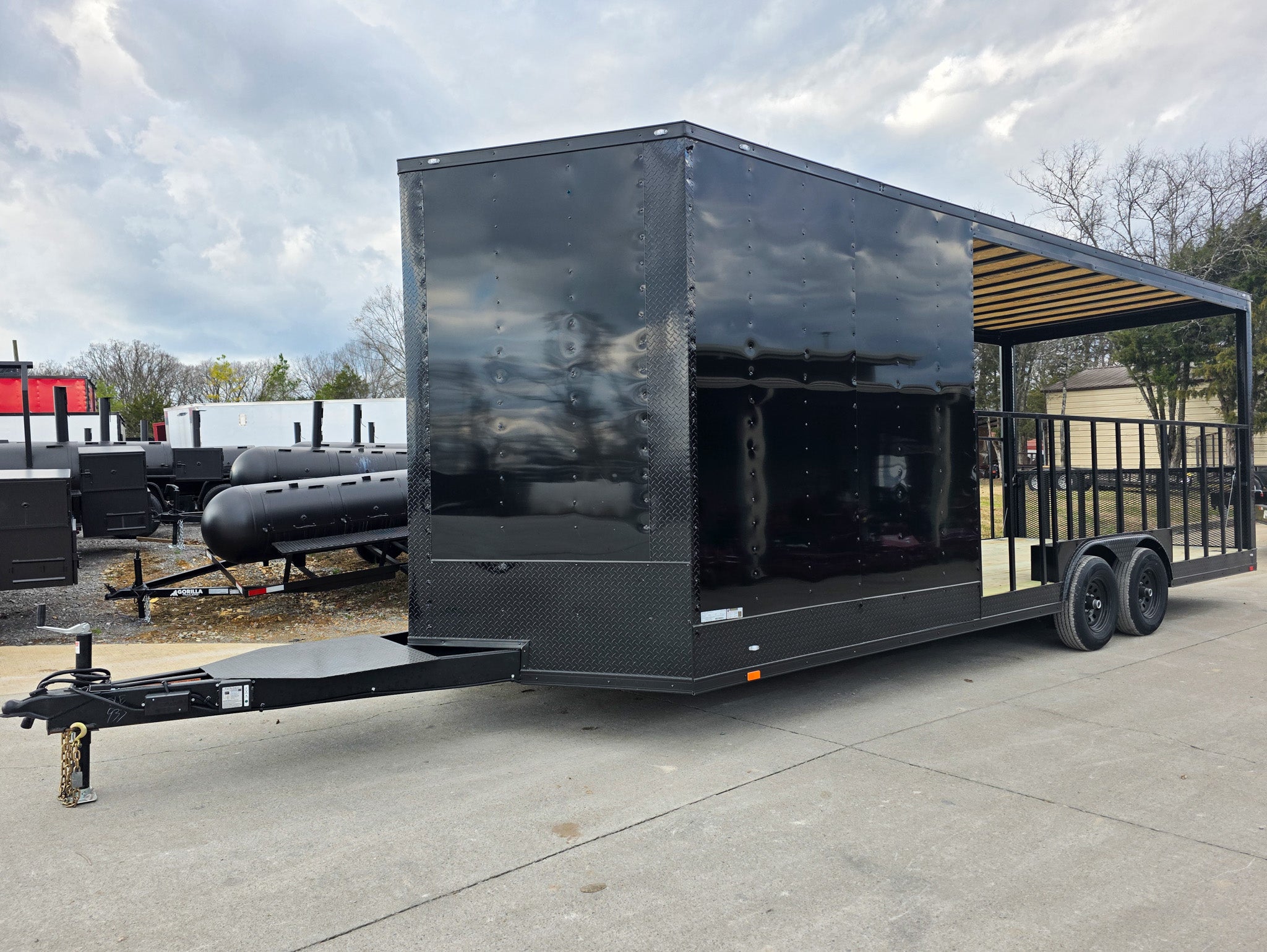 8.5×24 Black Hybrid Enclosed Trailer (2) 5,200lb Axles 10K GVWR