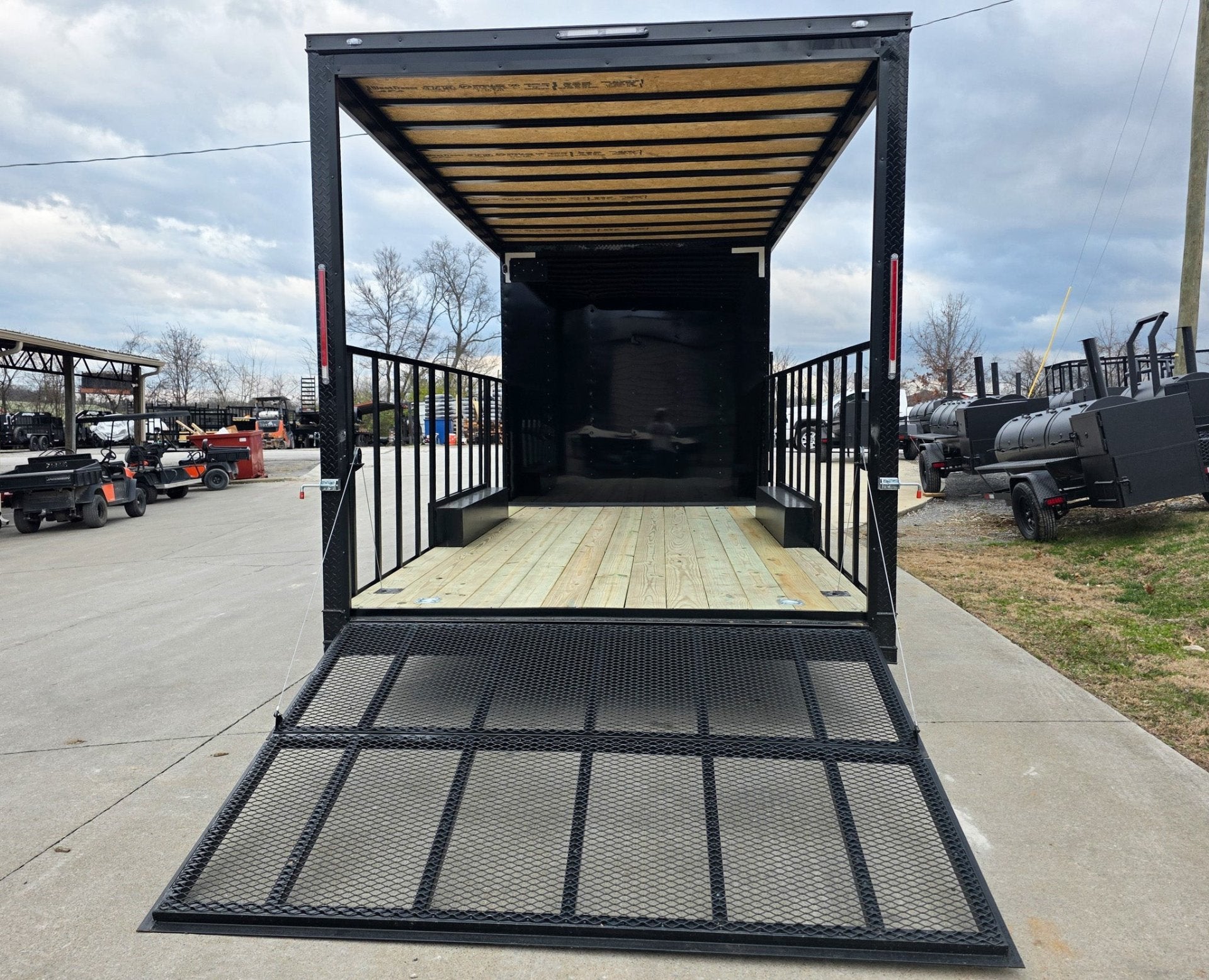 8.5×24 Black Hybrid Enclosed Trailer (2) 5,200lb Axles 10K GVWR - Image 11