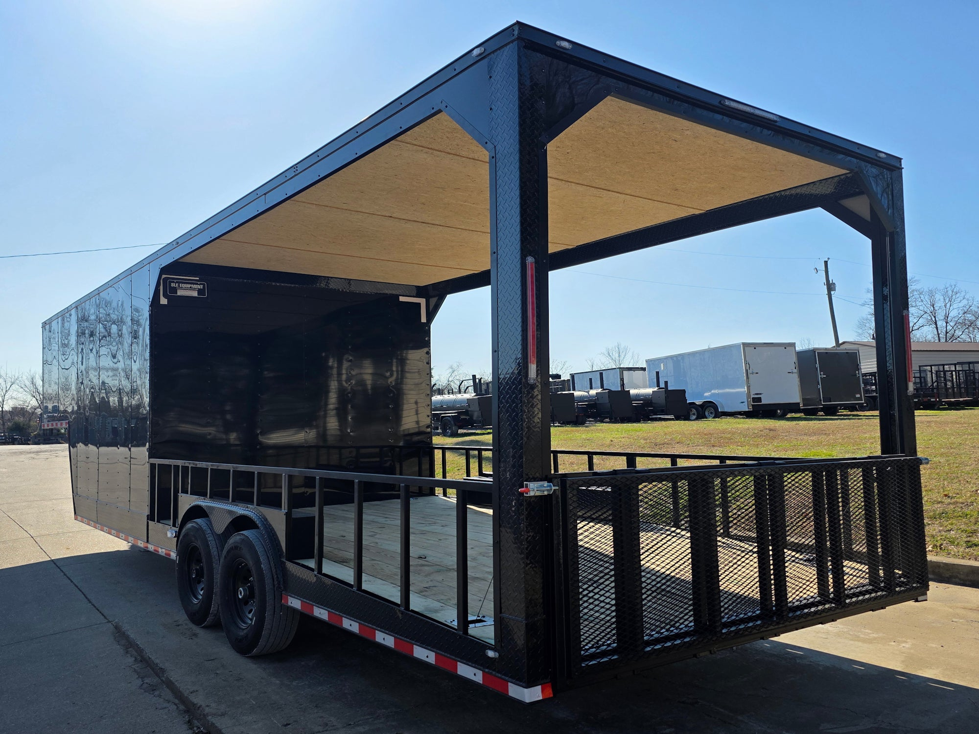 8.5′ X 32′ Gooseneck Hybrid Enclosed Trailer and 16′ Porch With Fold Out Gate - Image 6
