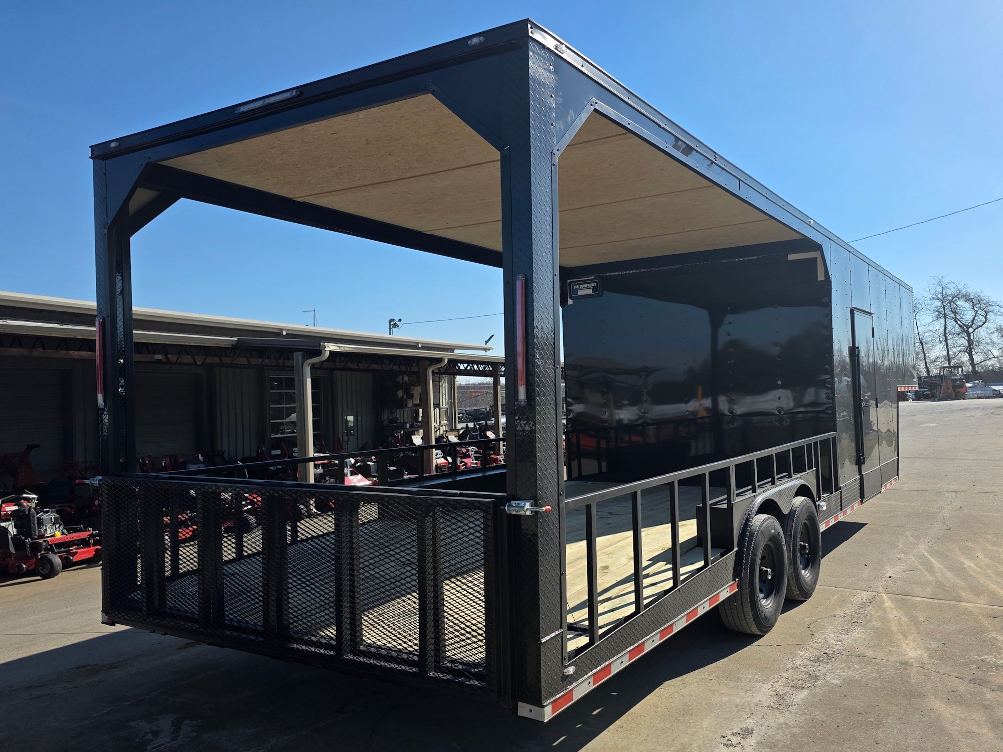 8.5′ X 32′ Gooseneck Hybrid Enclosed Trailer and 16′ Porch With Fold Out Gate - Image 10