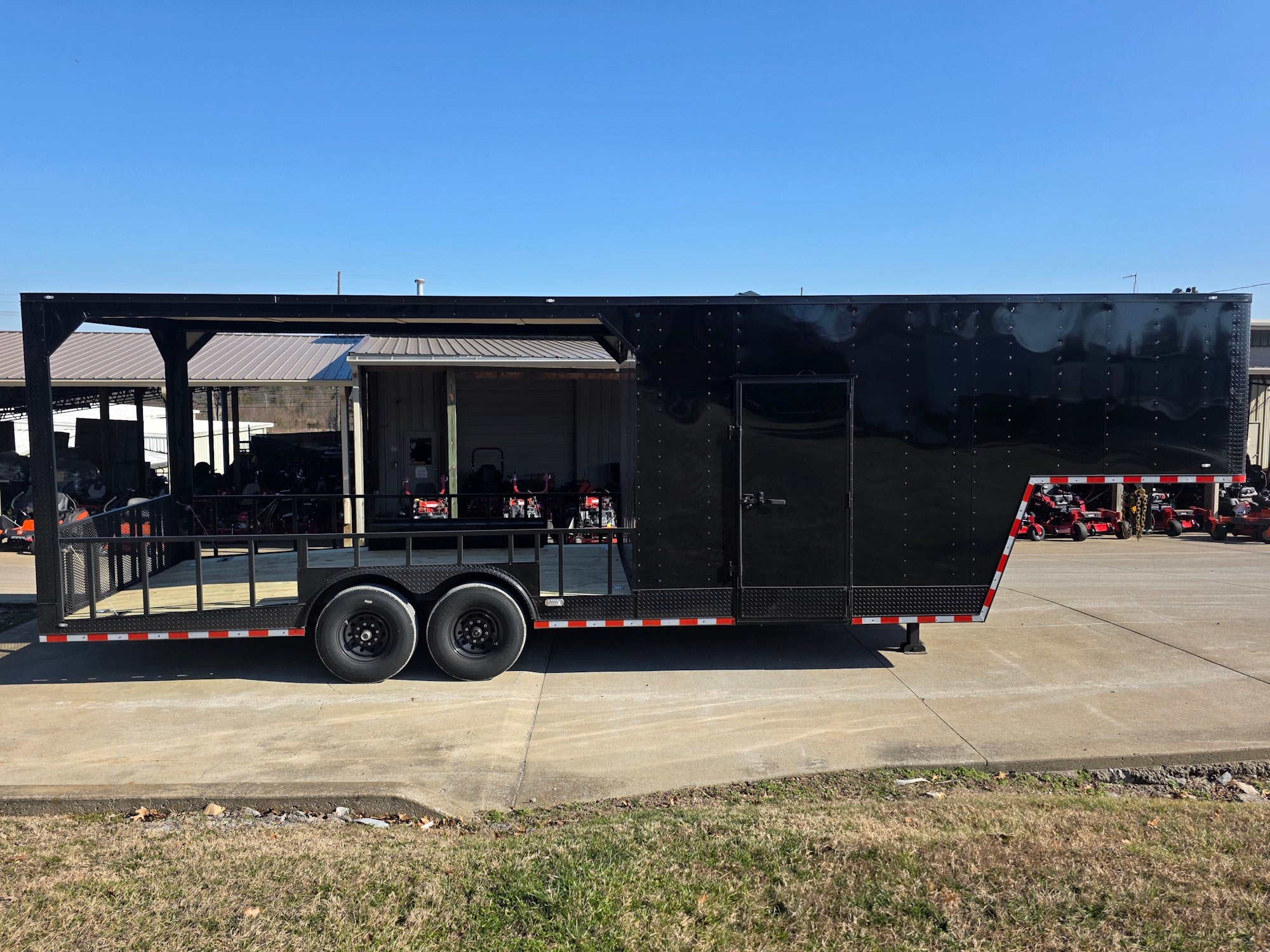 8.5′ X 32′ Gooseneck Hybrid Enclosed Trailer and 16′ Porch With Fold Out Gate - Image 11