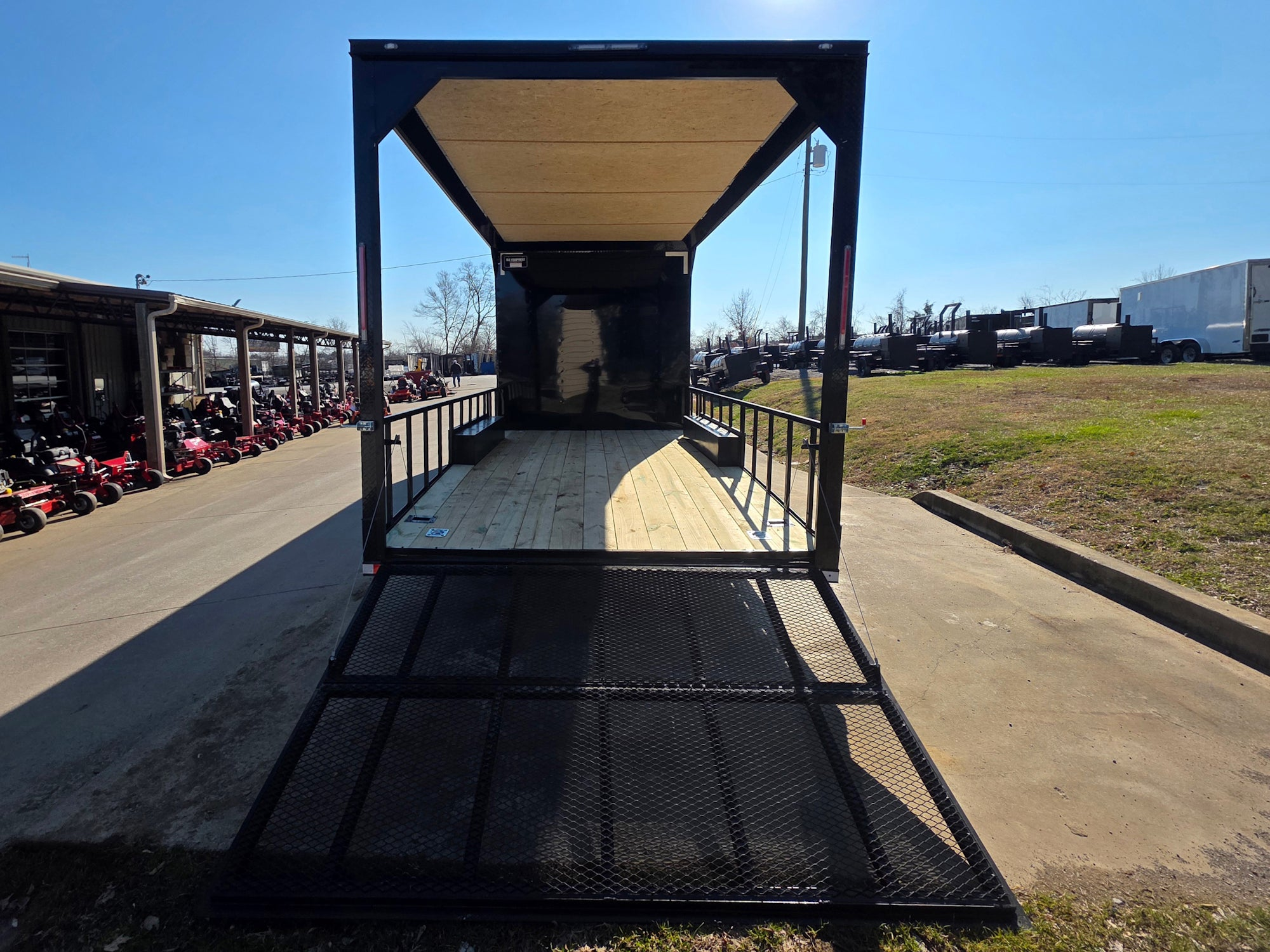 8.5′ X 32′ Gooseneck Hybrid Enclosed Trailer and 16′ Porch With Fold Out Gate - Image 19