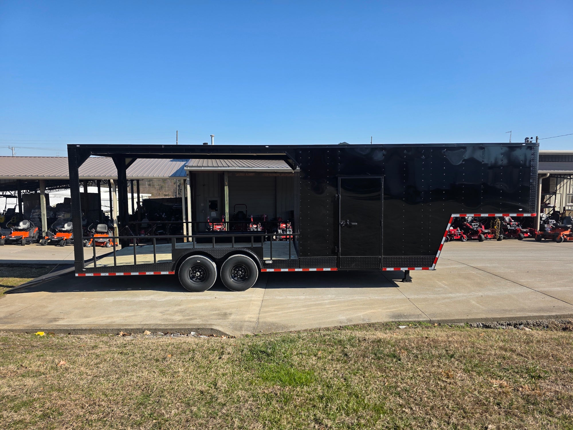 8.5′ X 32′ Gooseneck Hybrid Enclosed Trailer and 16′ Porch With Fold Out Gate - Image 13