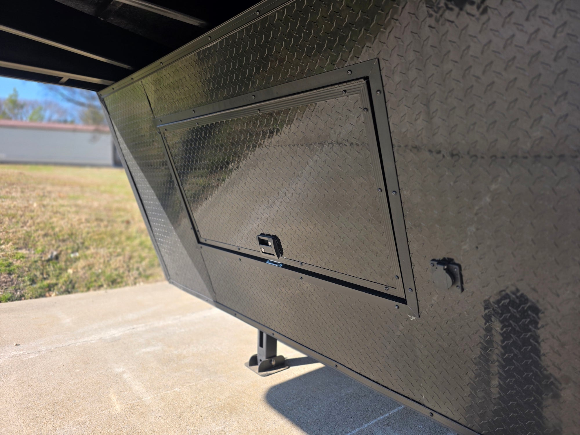 8.5′ X 32′ Gooseneck Hybrid Enclosed Trailer and 16′ Porch With Fold Out Gate - Image 26