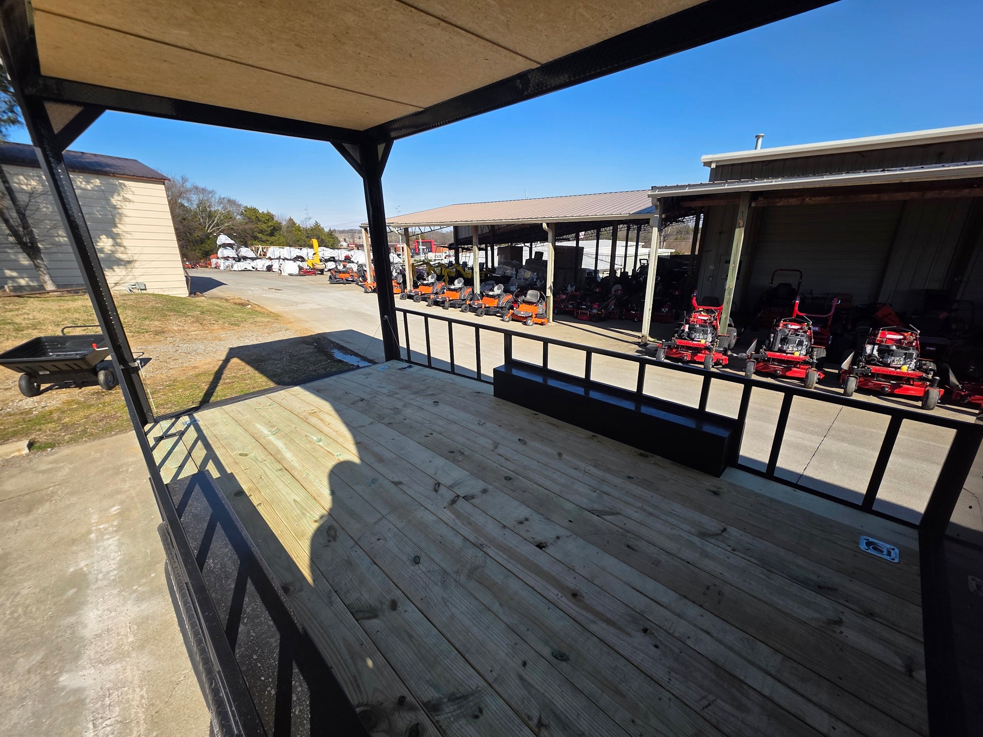 8.5′ X 32′ Gooseneck Hybrid Enclosed Trailer and 16′ Porch With Fold Out Gate - Image 21
