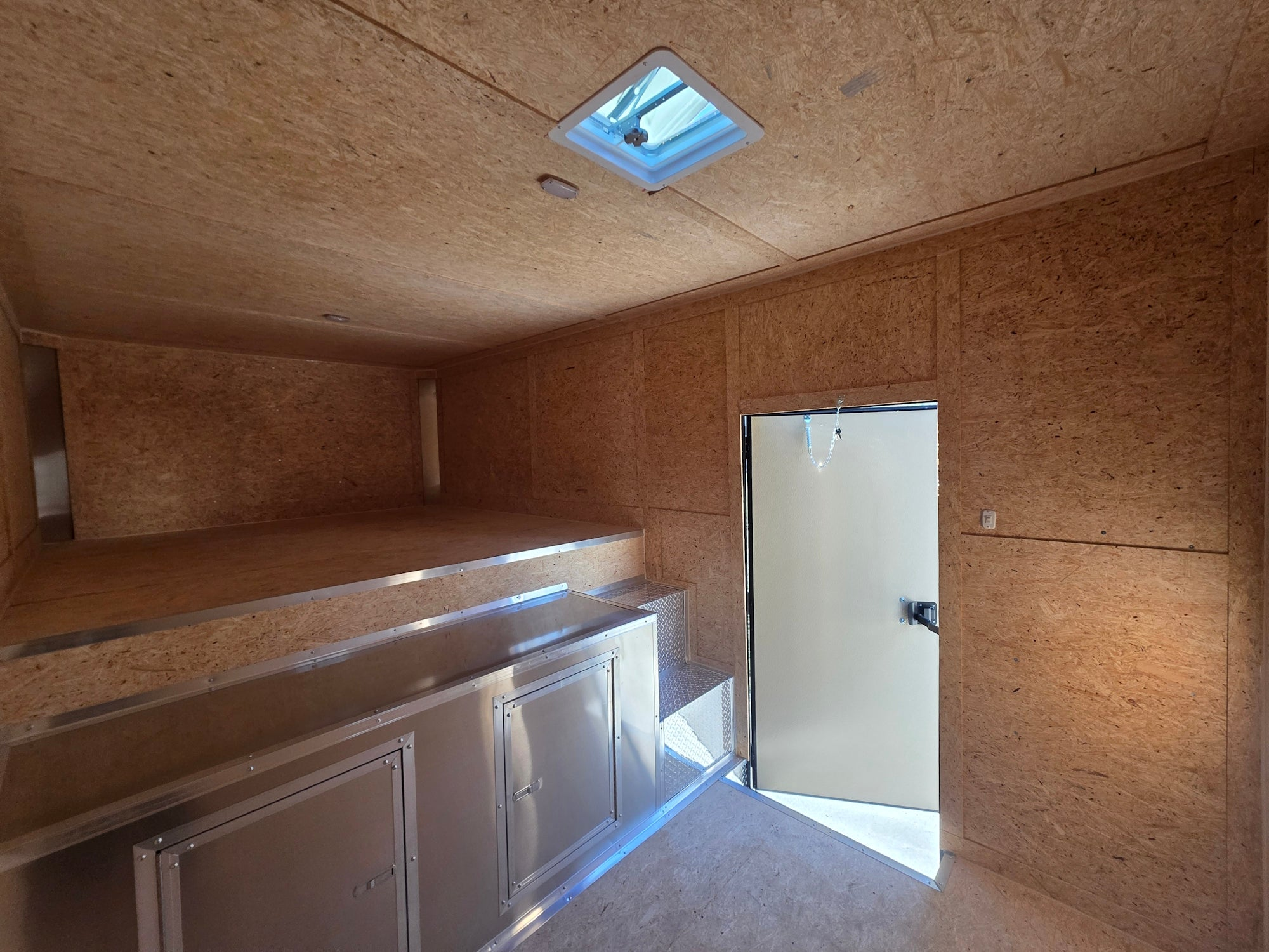 8.5′ X 32′ Gooseneck Hybrid Enclosed Trailer and 16′ Porch With Fold Out Gate - Image 36