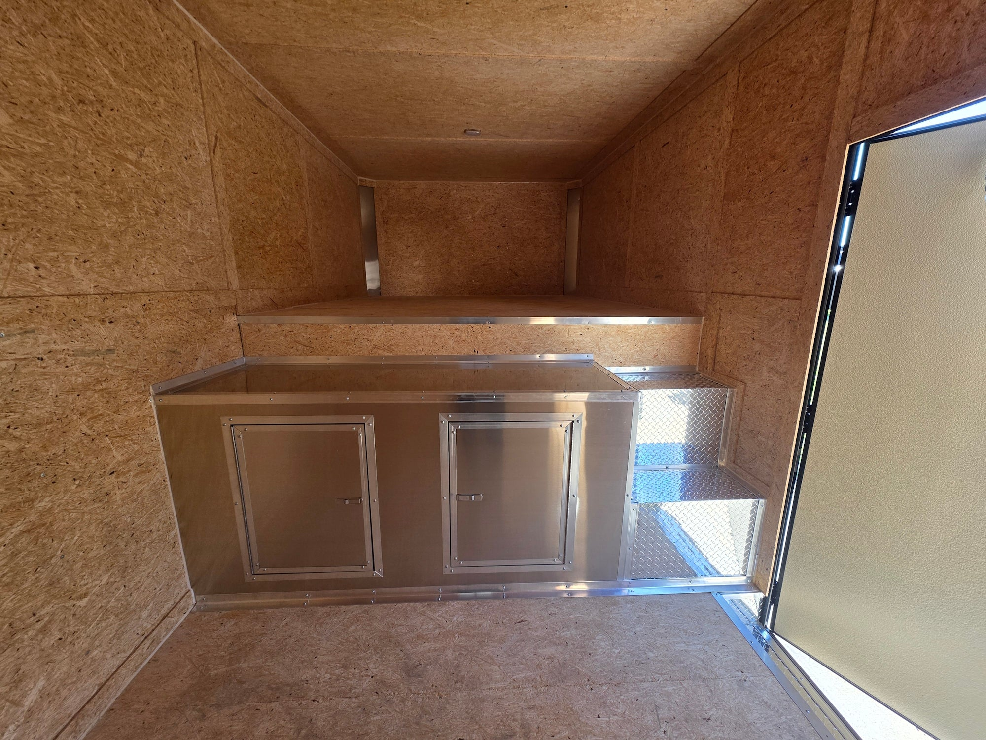 8.5′ X 32′ Gooseneck Hybrid Enclosed Trailer and 16′ Porch With Fold Out Gate - Image 37