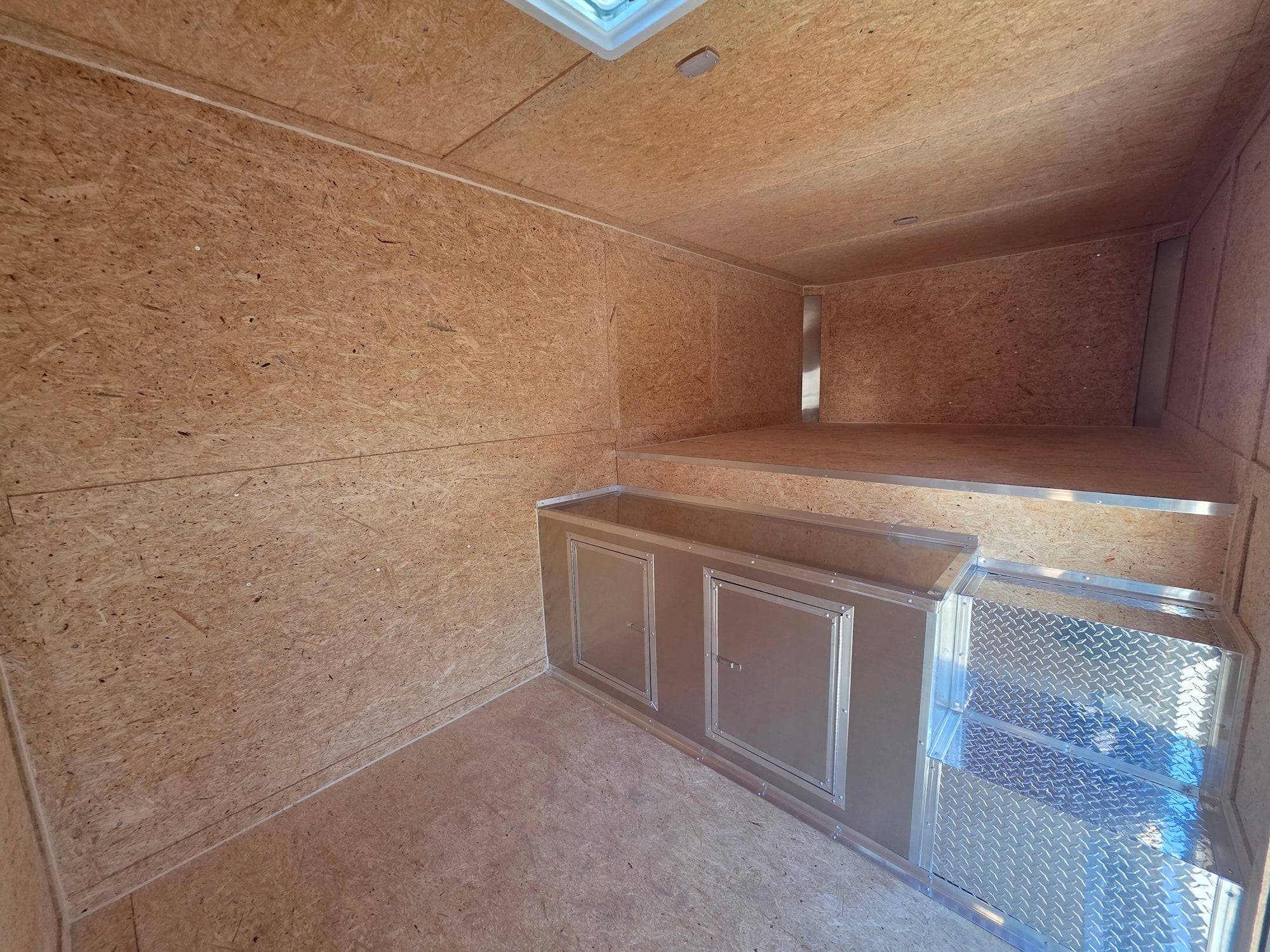 8.5′ X 32′ Gooseneck Hybrid Enclosed Trailer and 16′ Porch With Fold Out Gate - Image 38