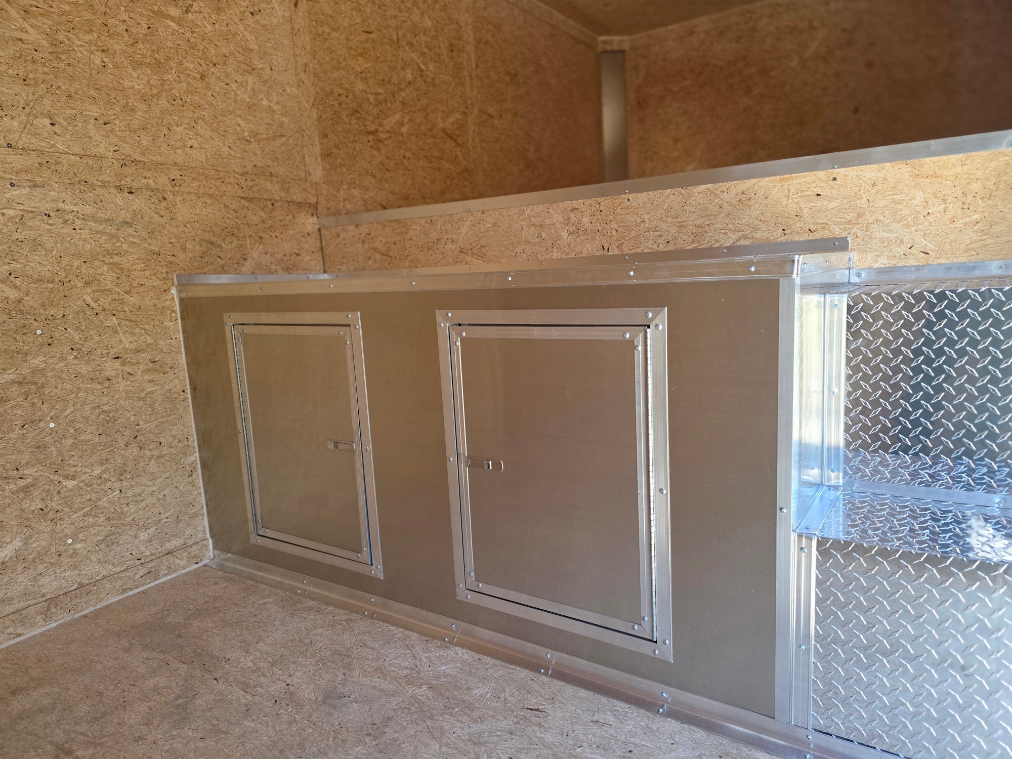 8.5′ X 32′ Gooseneck Hybrid Enclosed Trailer and 16′ Porch With Fold Out Gate - Image 44