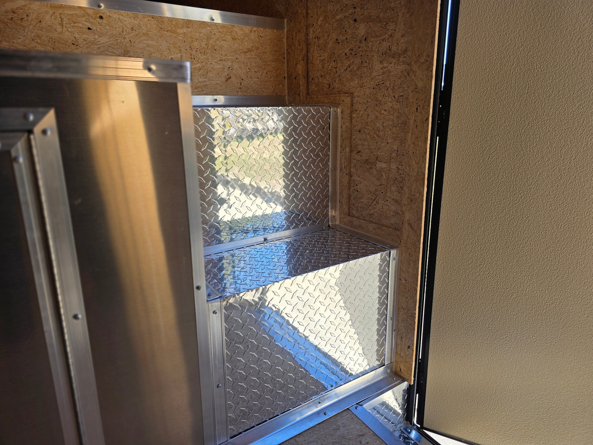 8.5′ X 32′ Gooseneck Hybrid Enclosed Trailer and 16′ Porch With Fold Out Gate - Image 45