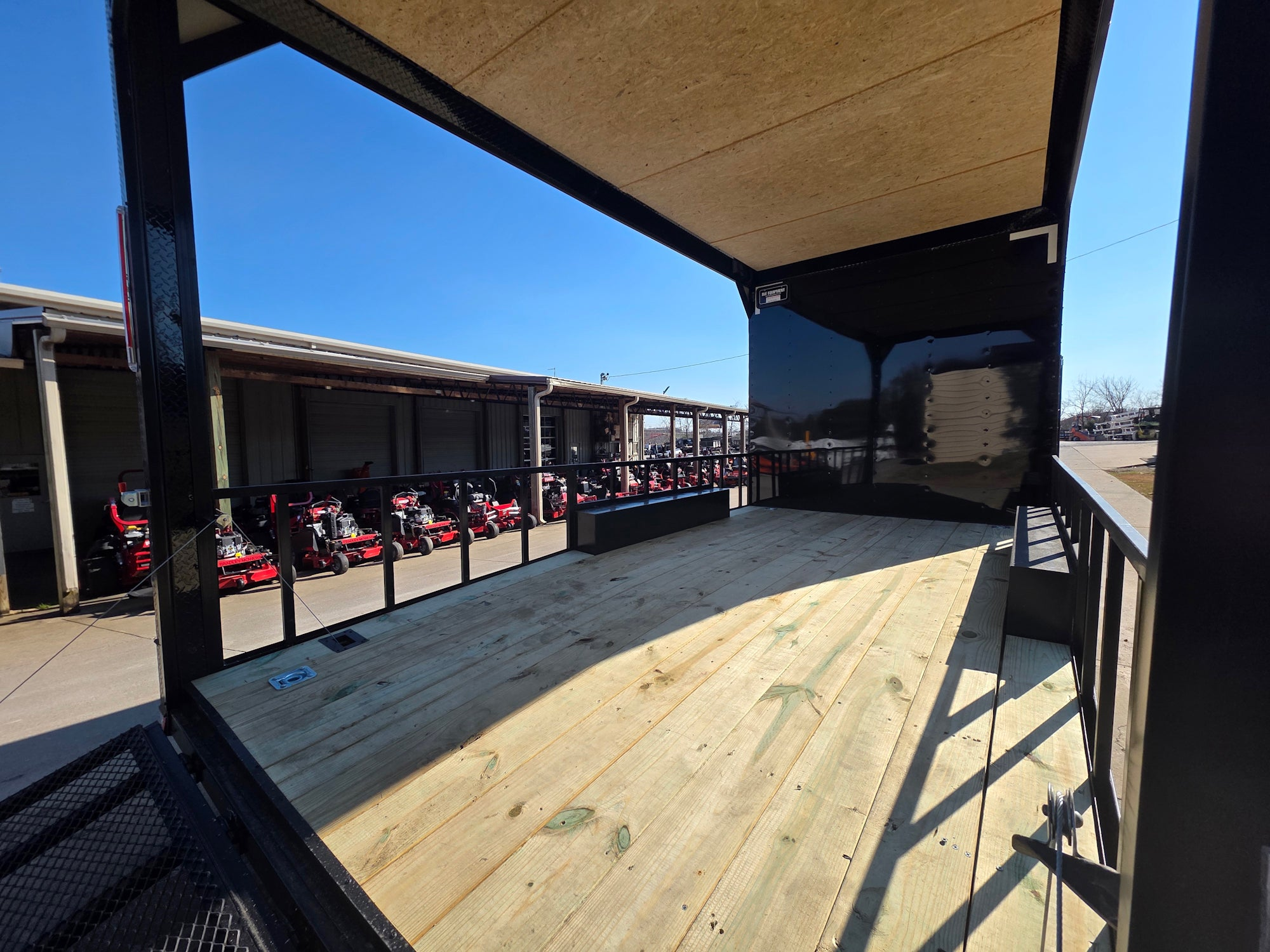 8.5′ X 32′ Gooseneck Hybrid Enclosed Trailer and 16′ Porch With Fold Out Gate - Image 27