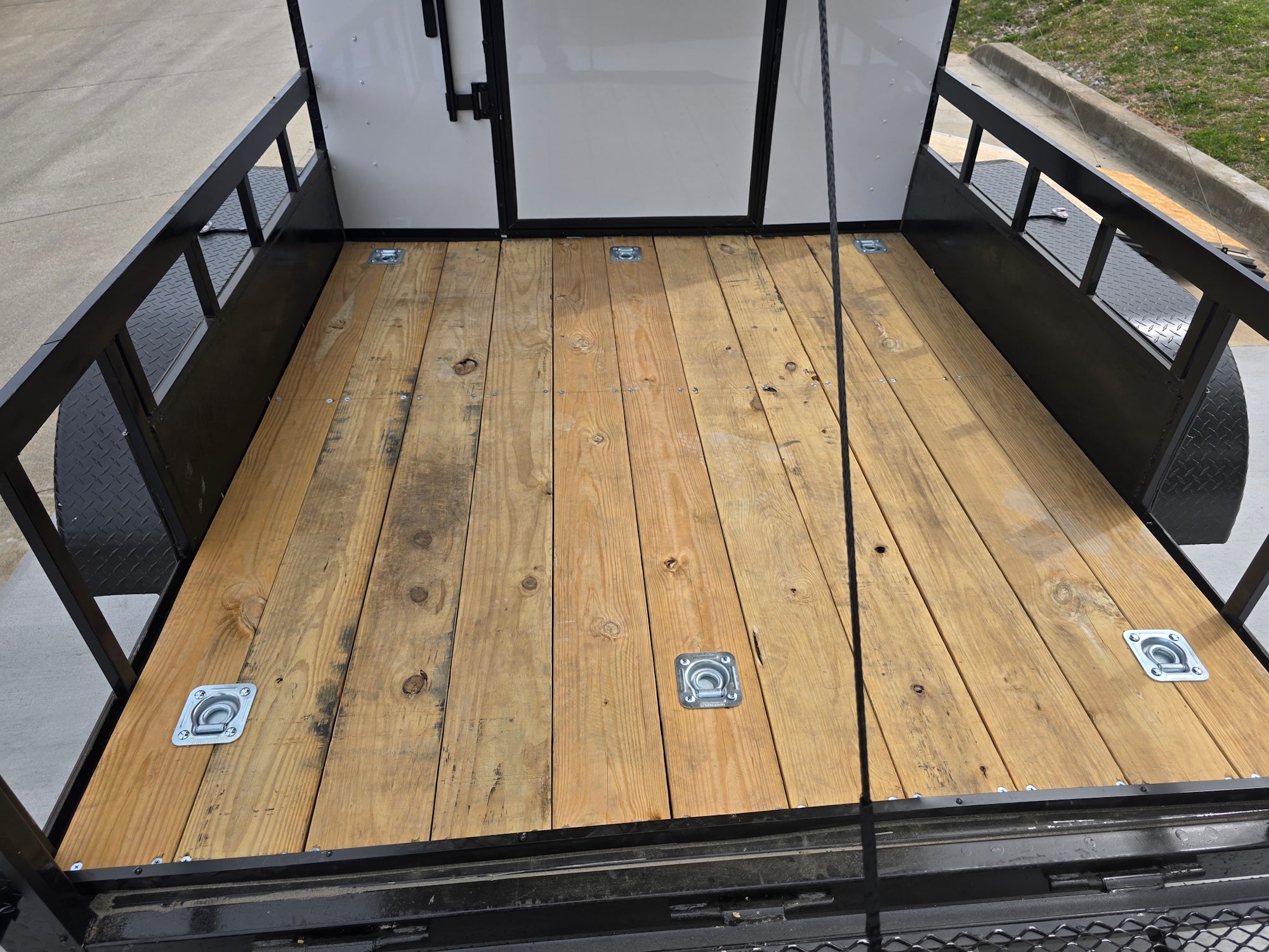 7′ x 14′ White V-Nose Hybrid Enclosed Trailer with 6′ Gate - Image 26