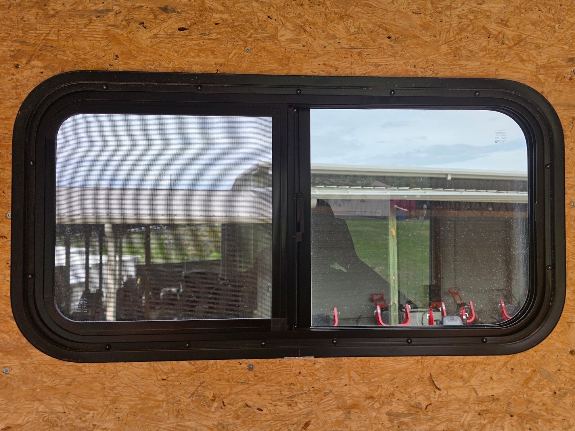7′ x 14′ White V-Nose Hybrid Enclosed Trailer with 6′ Gate - Image 32
