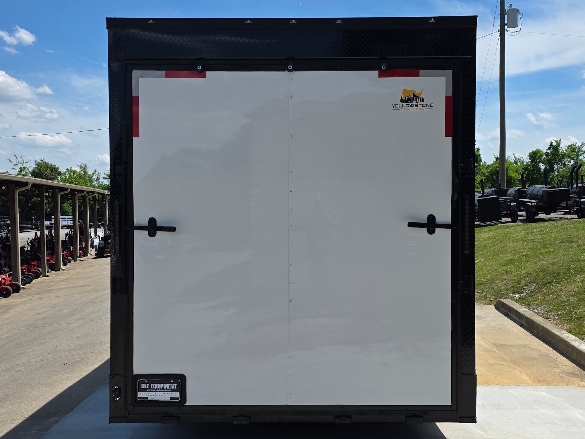 8.5’x20′ White V-Nose Enclosed Trailer with Blackout Package 2-5200lb Axles - Image 4