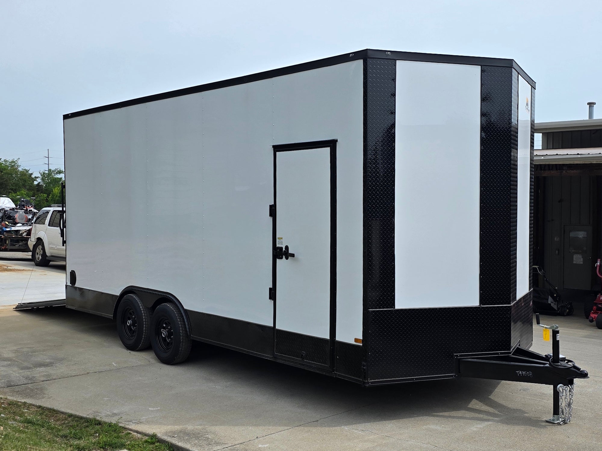 8.5’x20′ White V-Nose Enclosed Trailer with Blackout Package 2-5200lb Axles - Image 15