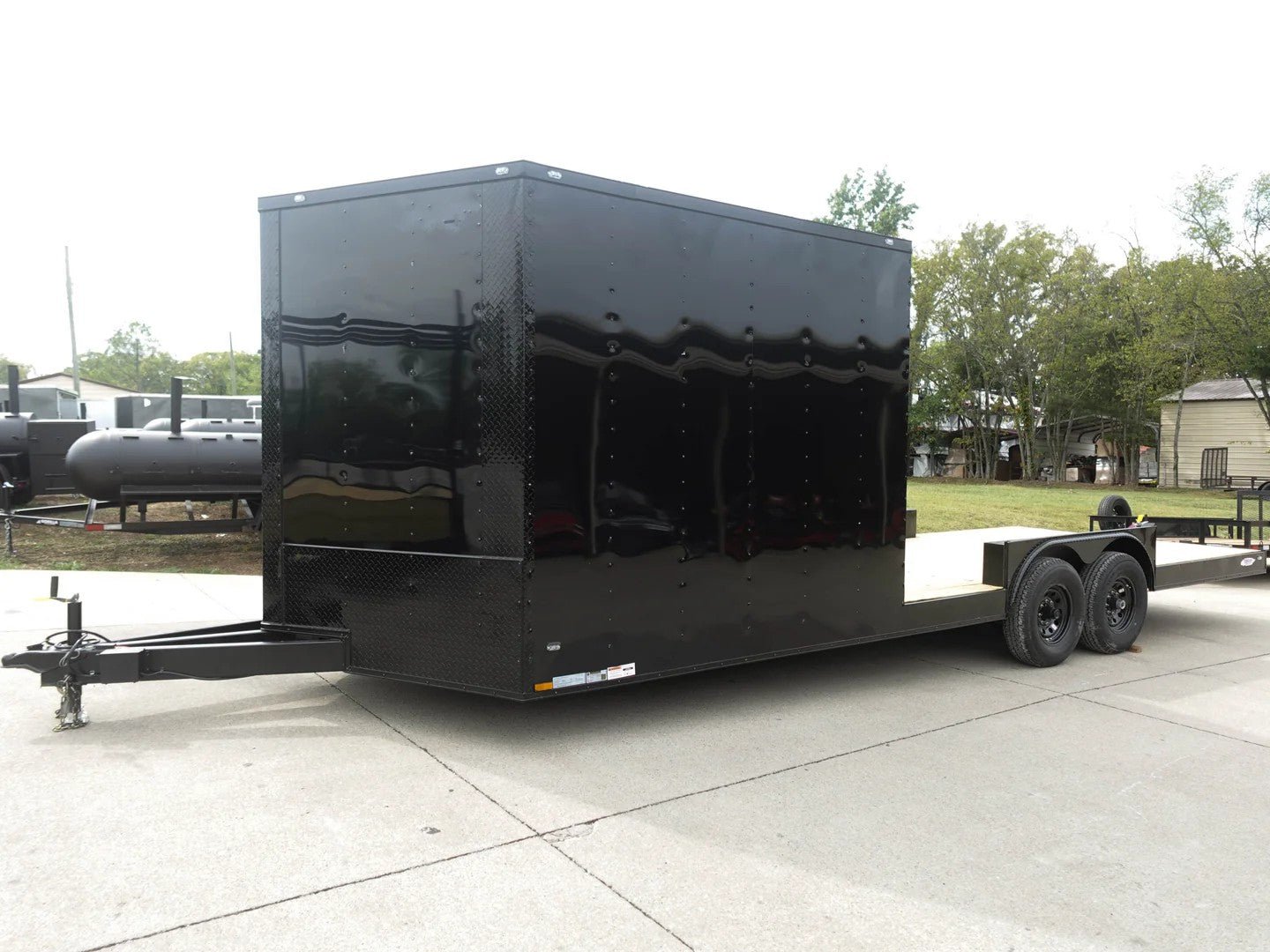 8.5×24 Hybrid Enclosed Trailer V-Nose (2) 7,000lb Axles Storage - Image 2