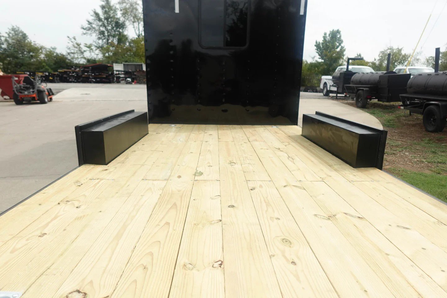 8.5×24 Hybrid Enclosed Trailer V-Nose (2) 7,000lb Axles Storage - Image 5