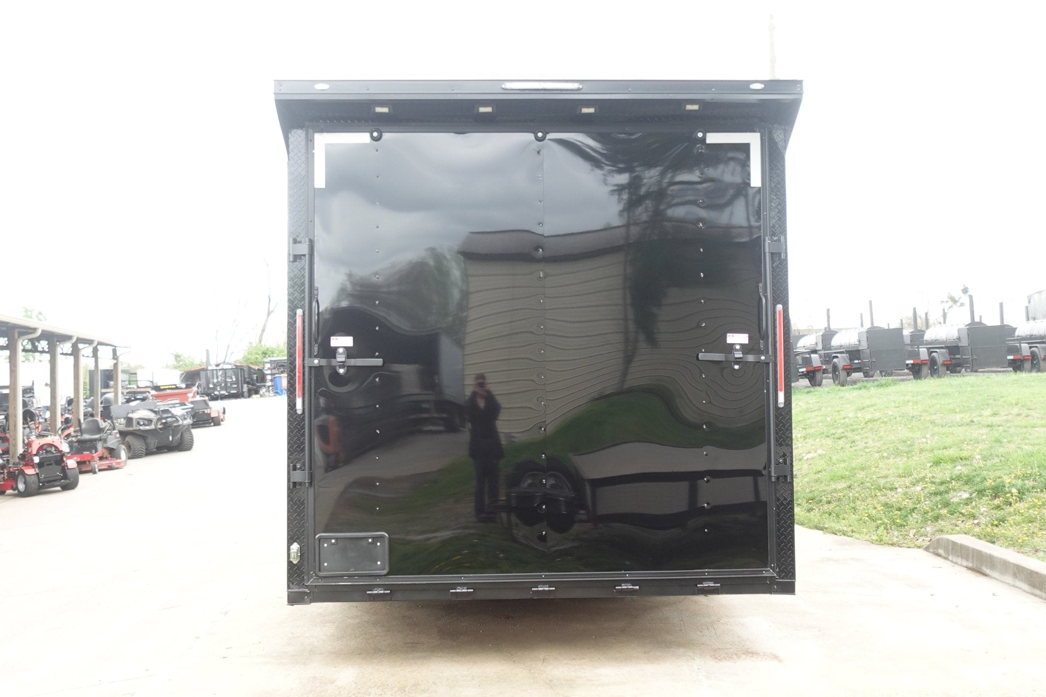 8.5×20 VNose Black with Black Out Trim Enclosed Trailer (2) 5200lb Axles With Brakes 7’6 Interior Height E-Track - Image 4