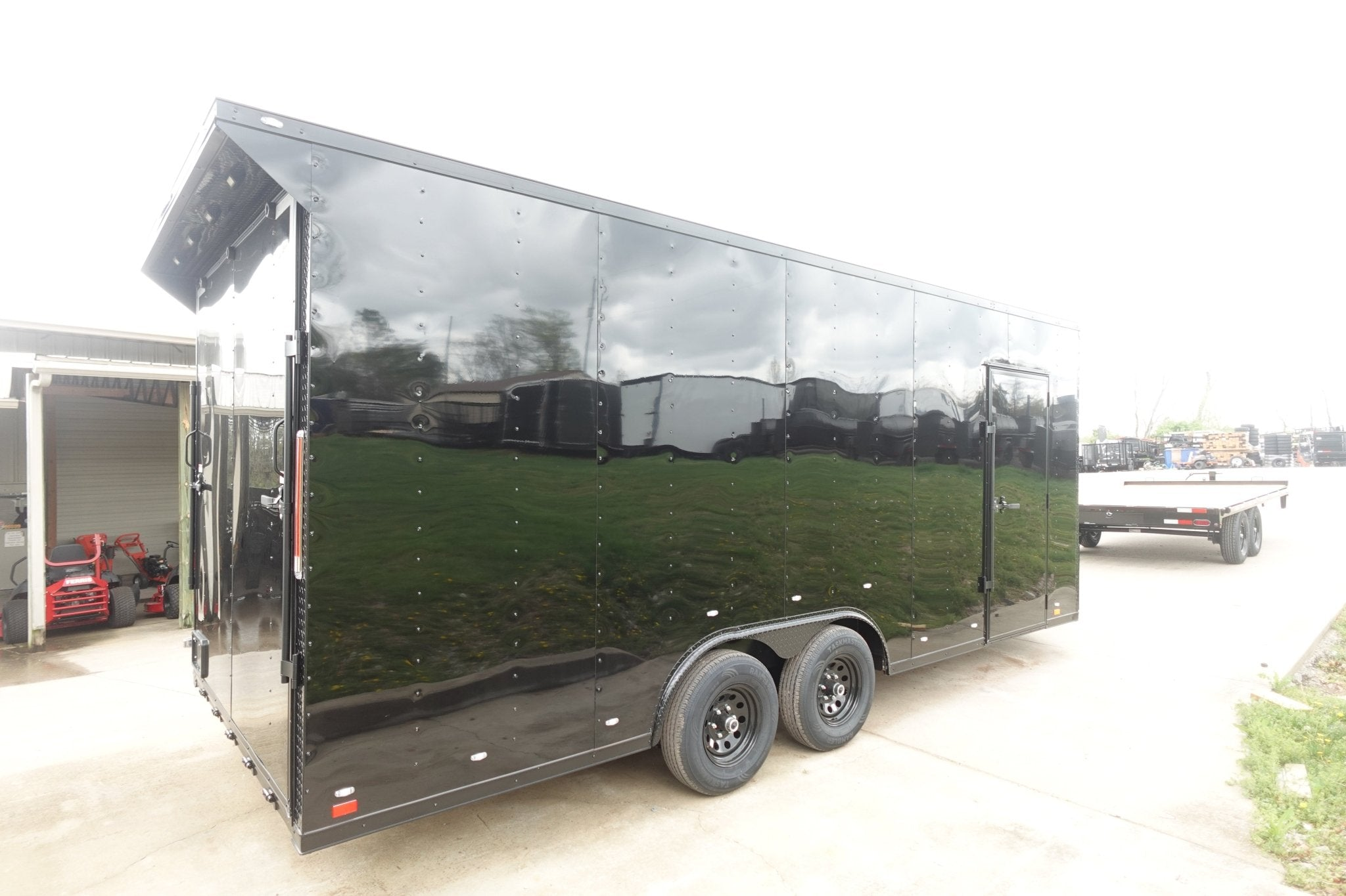 8.5×20 VNose Black with Black Out Trim Enclosed Trailer (2) 5200lb Axles With Brakes 7’6 Interior Height E-Track - Image 8