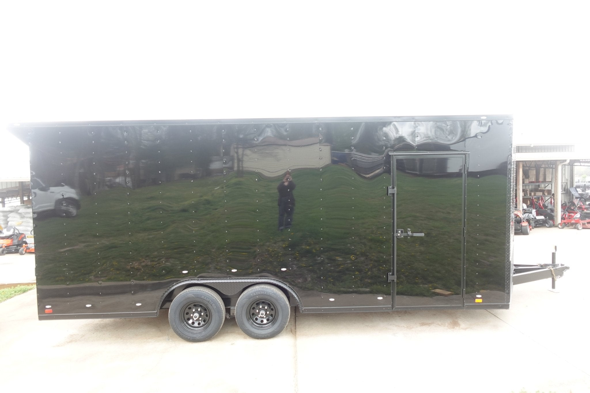8.5×20 VNose Black with Black Out Trim Enclosed Trailer (2) 5200lb Axles With Brakes 7’6 Interior Height E-Track - Image 9