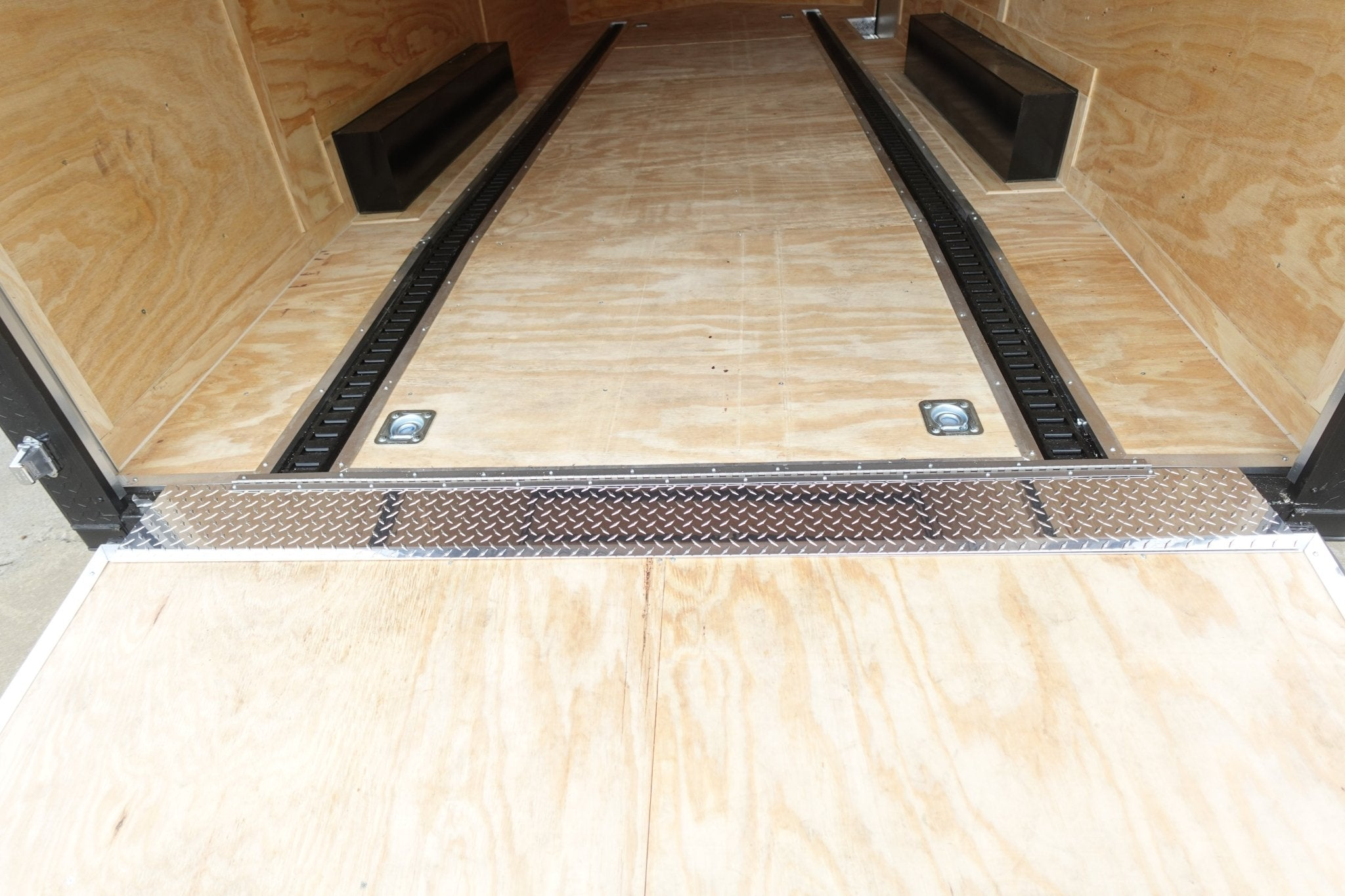 8.5×20 VNose Black with Black Out Trim Enclosed Trailer (2) 5200lb Axles With Brakes 7’6 Interior Height E-Track - Image 12