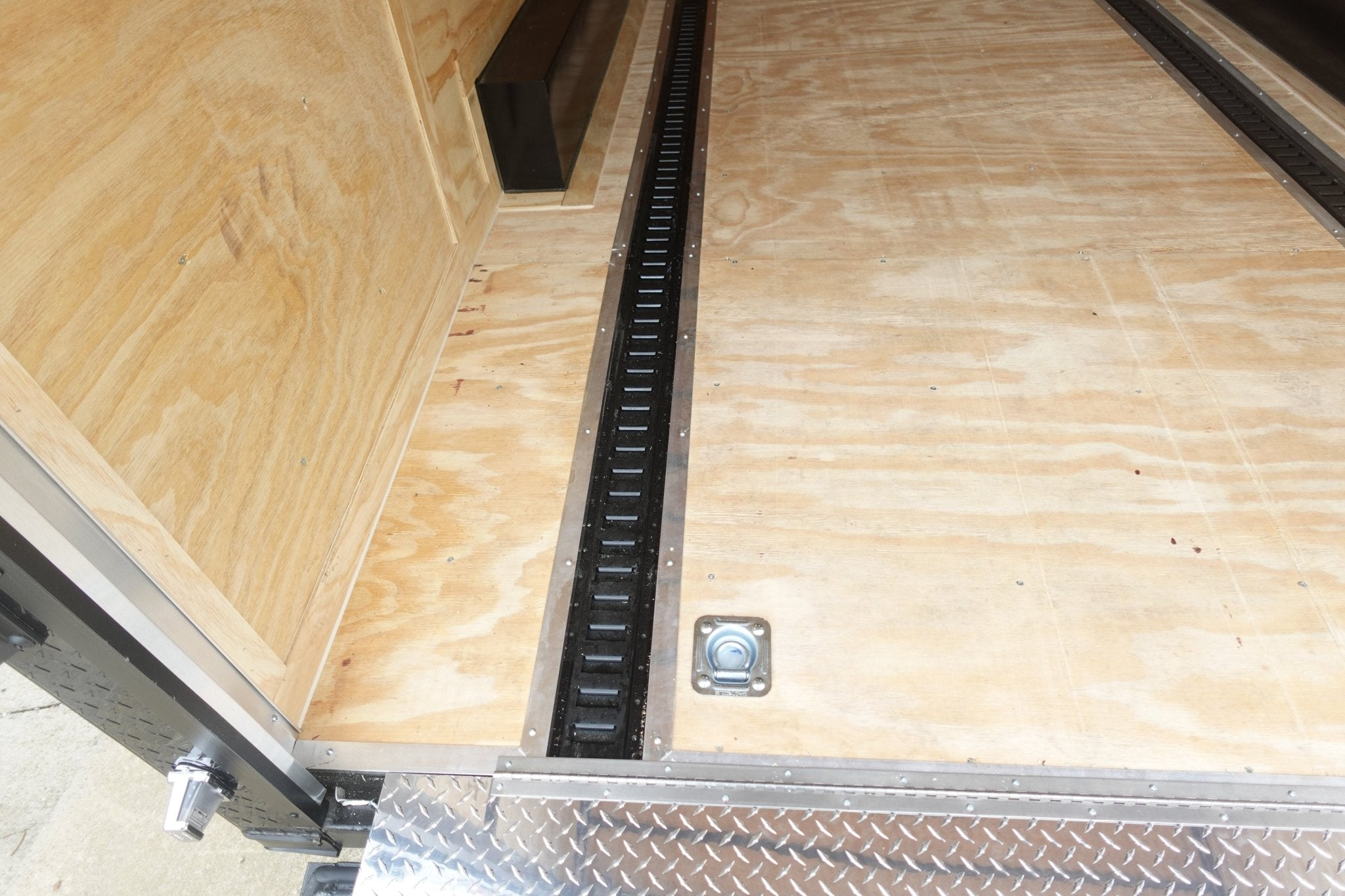 8.5×20 VNose Black with Black Out Trim Enclosed Trailer (2) 5200lb Axles With Brakes 7’6 Interior Height E-Track - Image 13