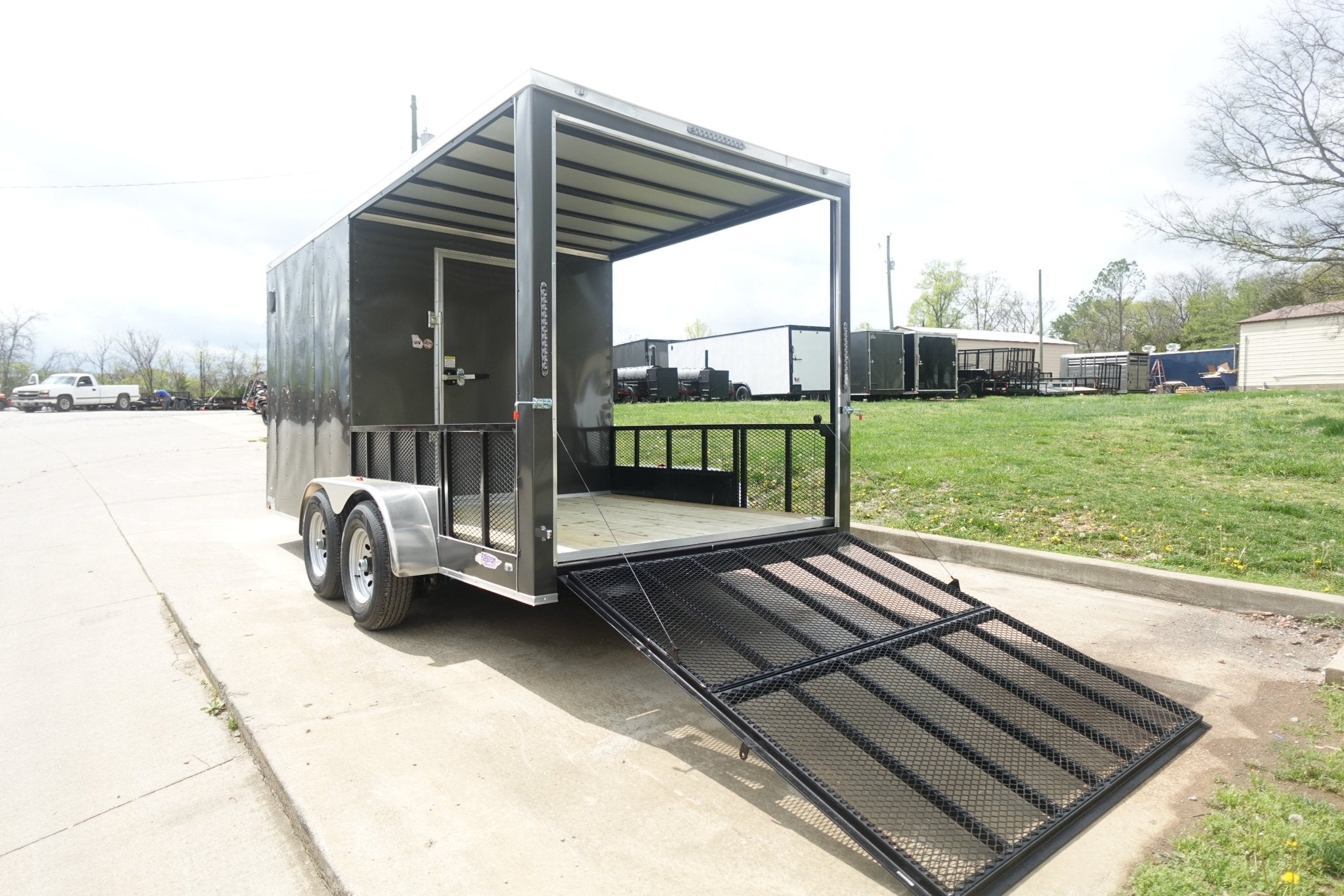 7×16 Charcoal V Nose Hybrid Enclosed Trailer (2) 5200lb Axles with Brakes - Image 7