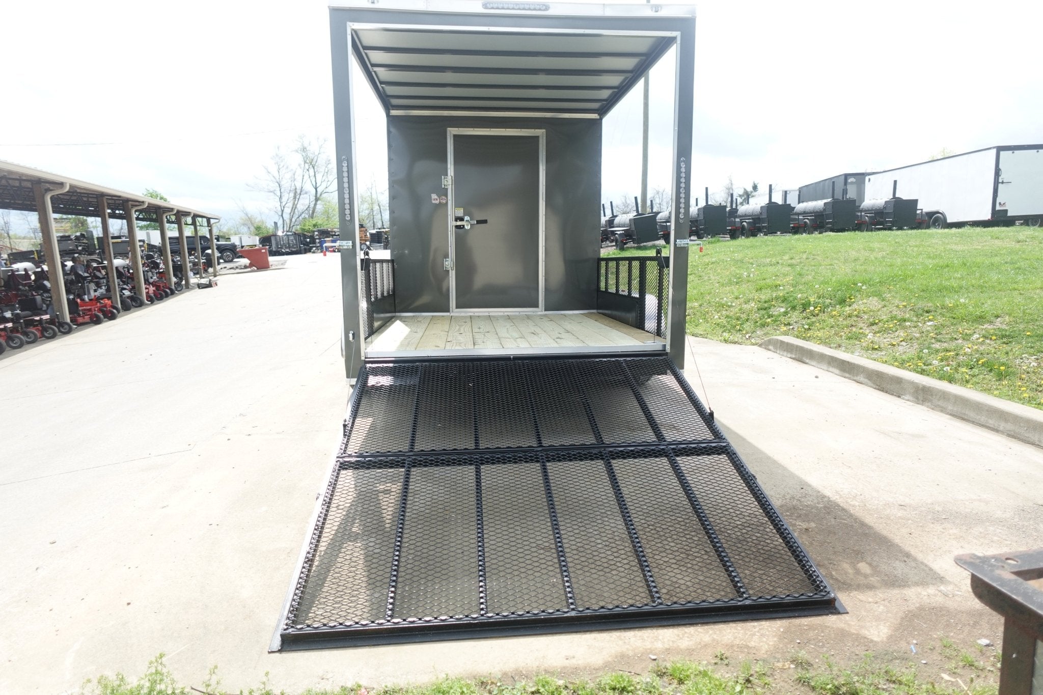7×16 Charcoal V Nose Hybrid Enclosed Trailer (2) 5200lb Axles with Brakes - Image 8