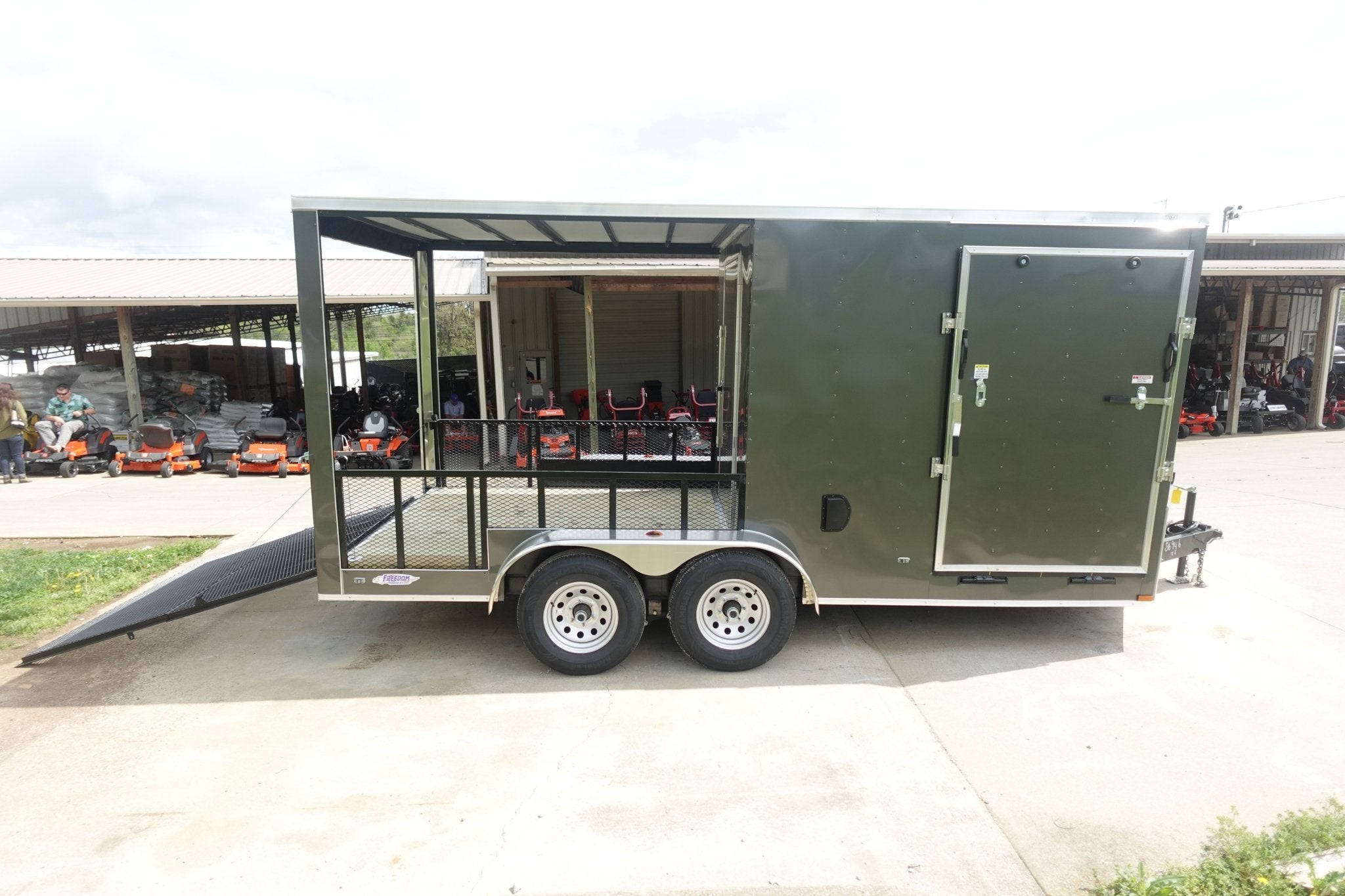 7×16 Charcoal V Nose Hybrid Enclosed Trailer (2) 5200lb Axles with Brakes - Image 10