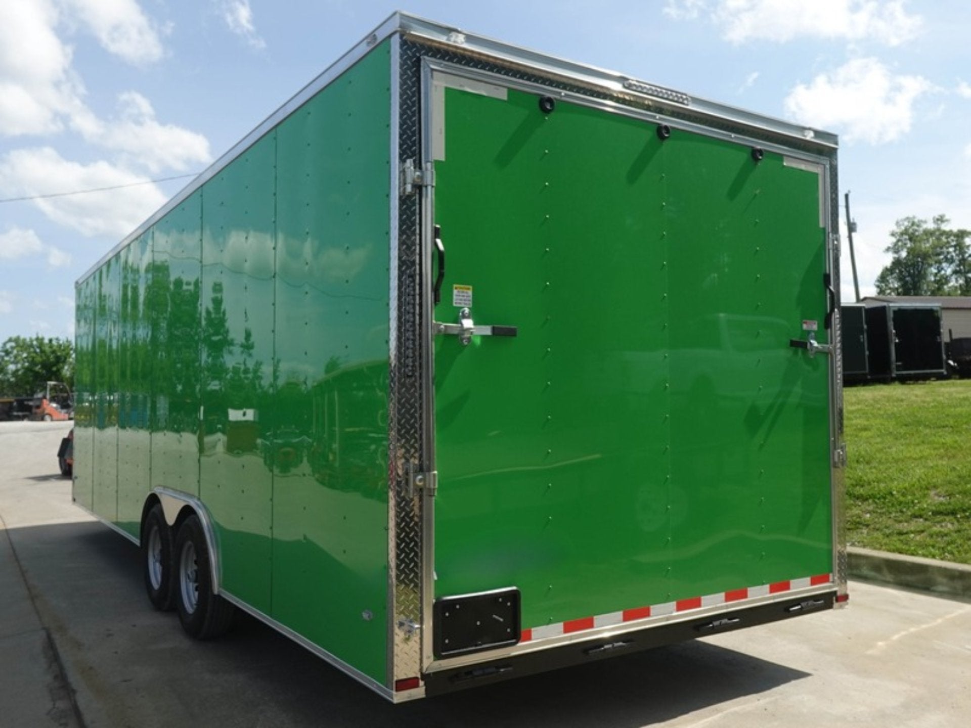 8.5×24 V Nose Neon Green Enclosed Trailer (2) 5200 LB Axles With Brakes 7 Ft Interior Height - Image 6