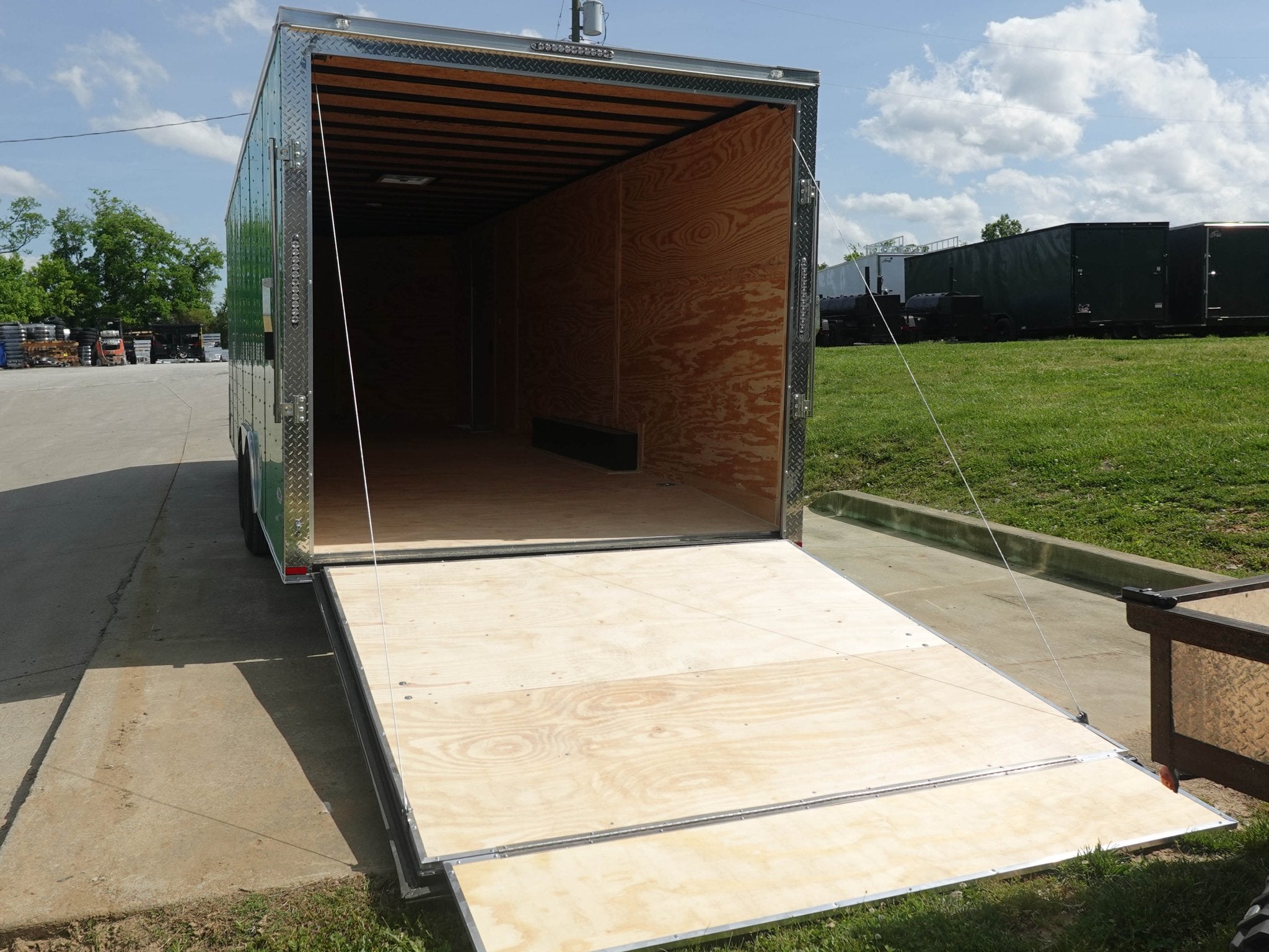 8.5×24 V Nose Neon Green Enclosed Trailer (2) 5200 LB Axles With Brakes 7 Ft Interior Height - Image 10