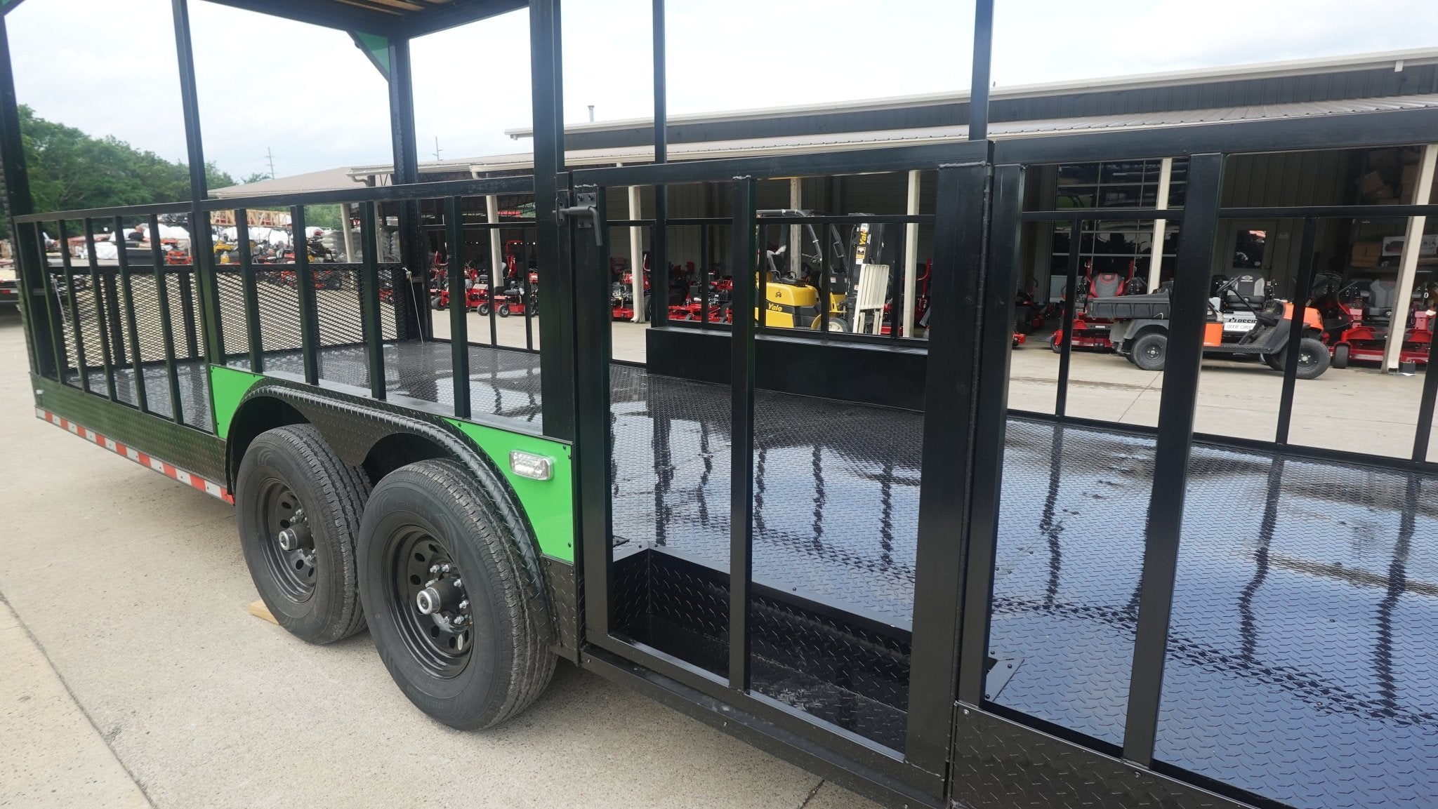 Enclosed Trailer 8.5′ X 30′ Lime Green Hybrid Drone and Equipment Hauler - Image 6