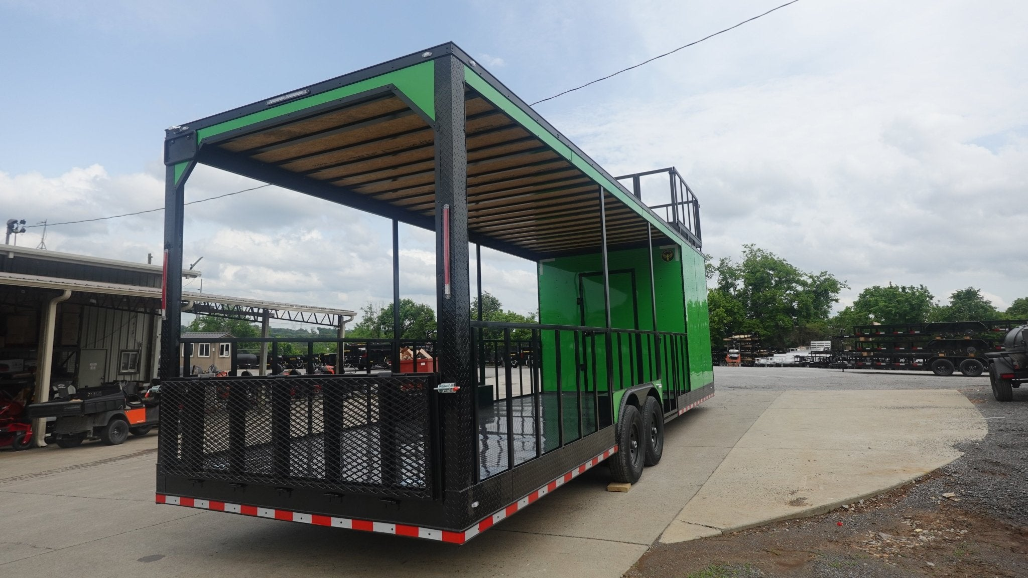 Enclosed Trailer 8.5′ X 30′ Lime Green Hybrid Drone and Equipment Hauler - Image 7