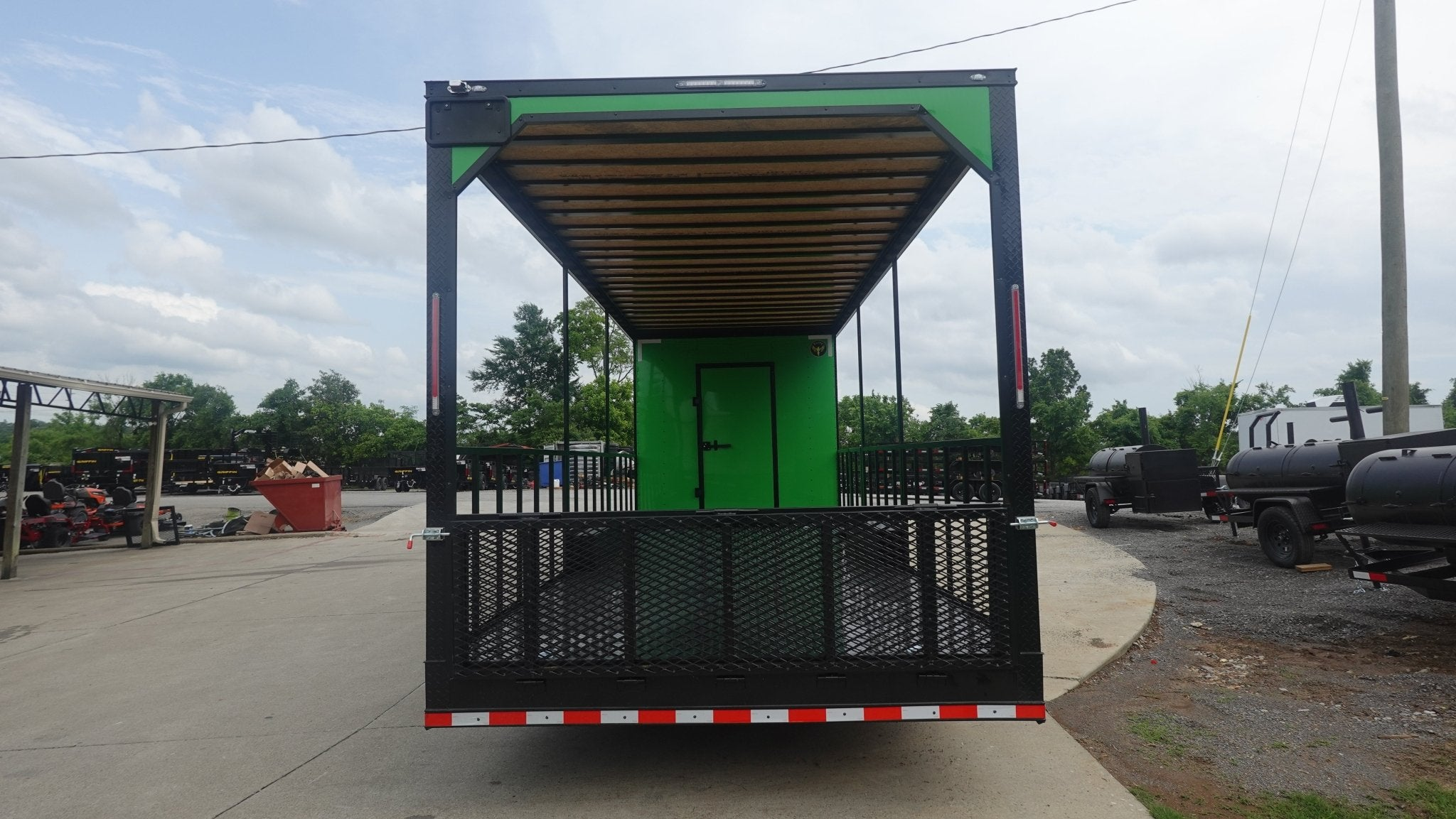 Enclosed Trailer 8.5′ X 30′ Lime Green Hybrid Drone and Equipment Hauler - Image 8