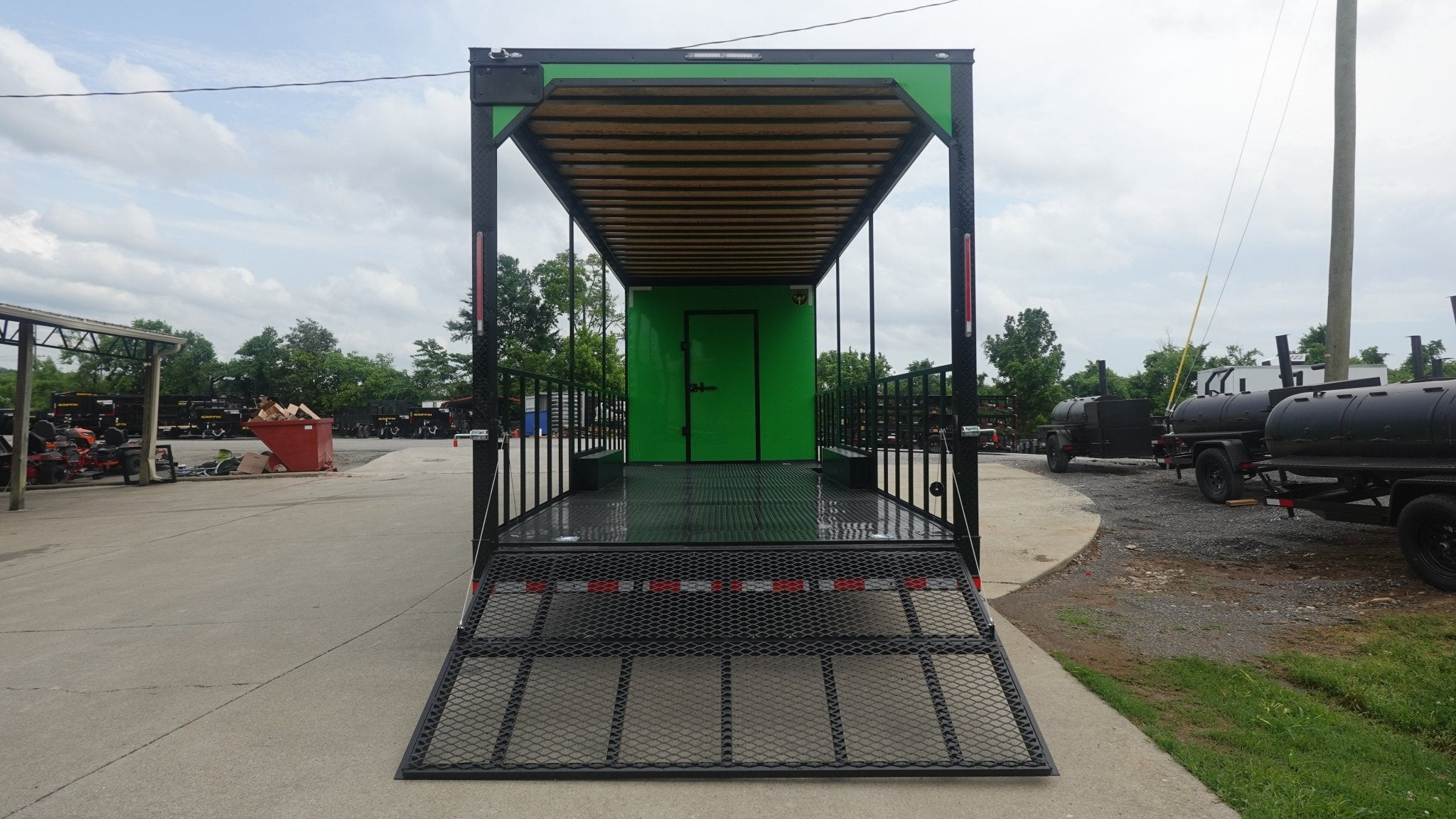 Enclosed Trailer 8.5′ X 30′ Lime Green Hybrid Drone and Equipment Hauler - Image 10